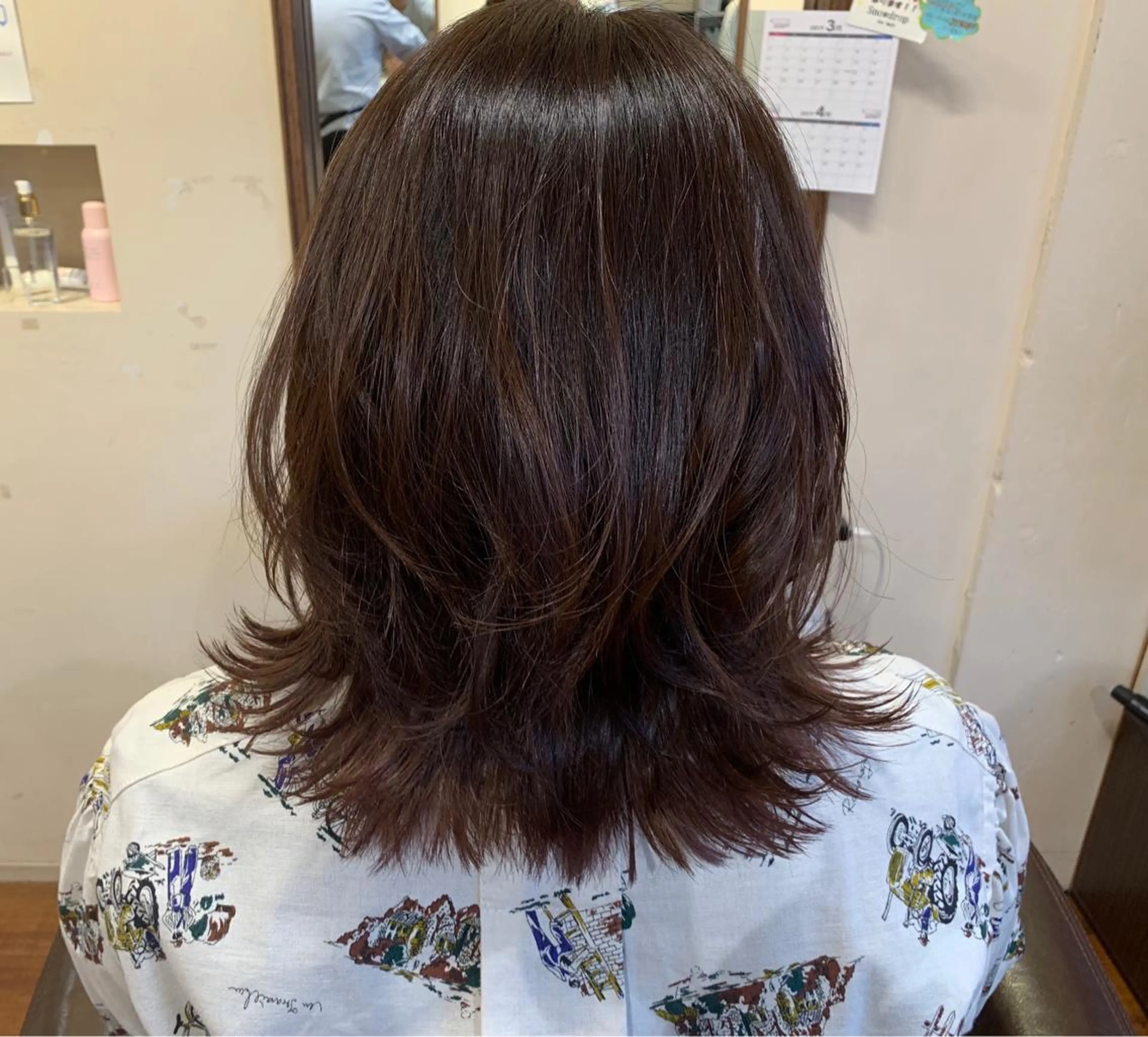 ミディアム カラー 井上 涼花のヘアスタイル