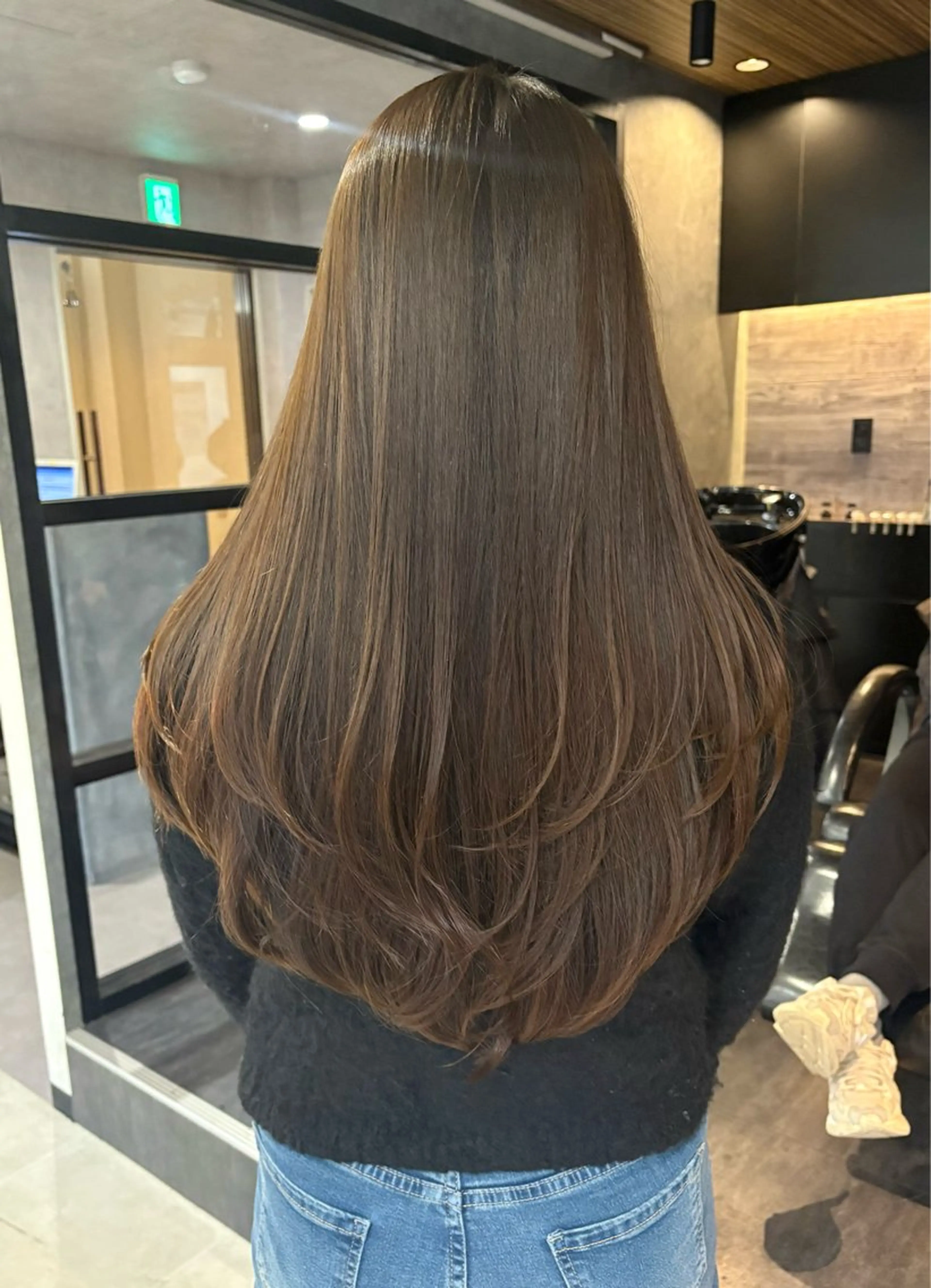 『ダメージレスに赤みを最大限にけずる圧倒的透明感』【高濃度マイクロバブル使用】ブリーチなしダブルカラー+カット+longの写真