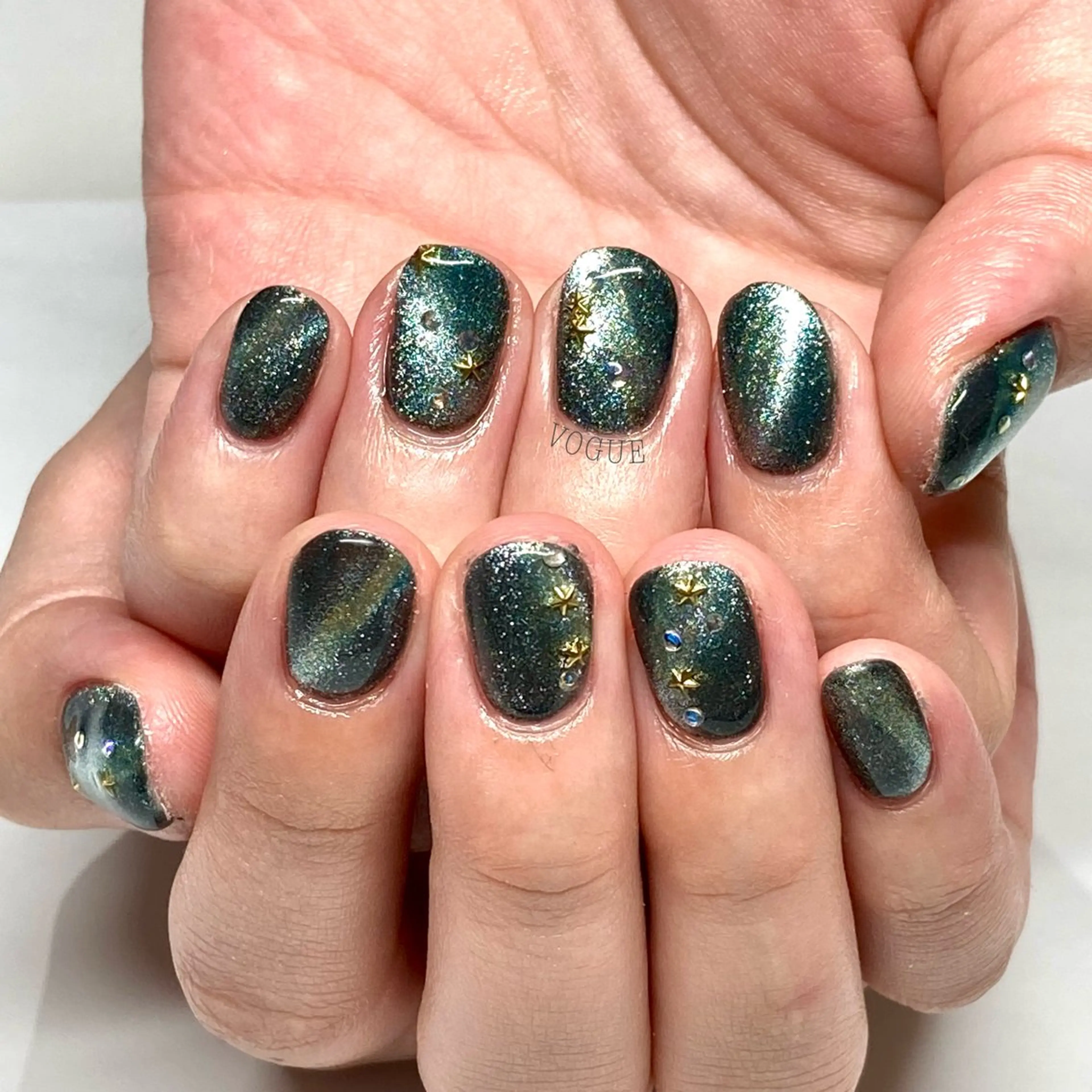 ネイル ハンドネイル VOGUE ×SWANのネイルデザイン