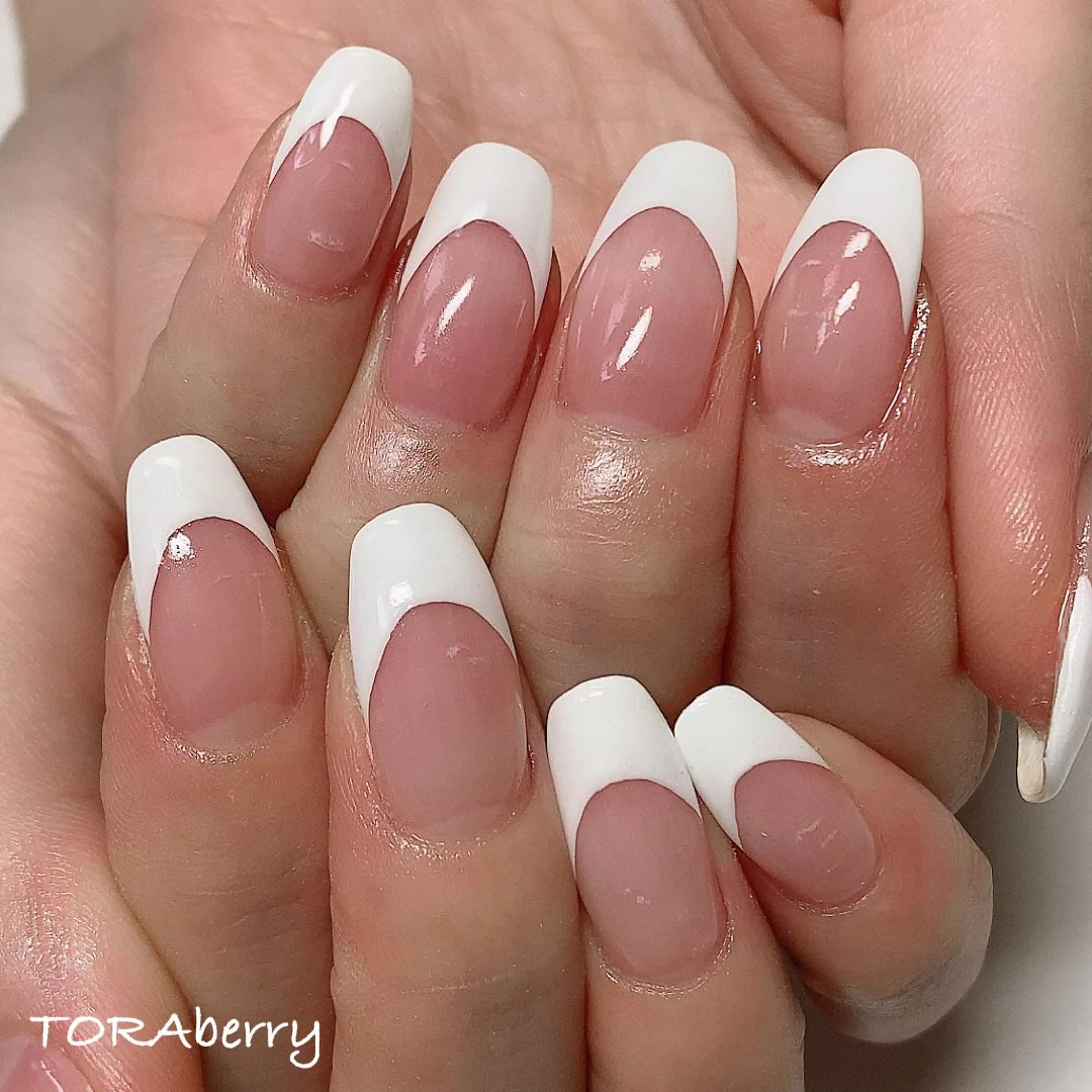 ネイル フレンチネイル ハンドネイル ネイリスト なつみのネイルデザイン