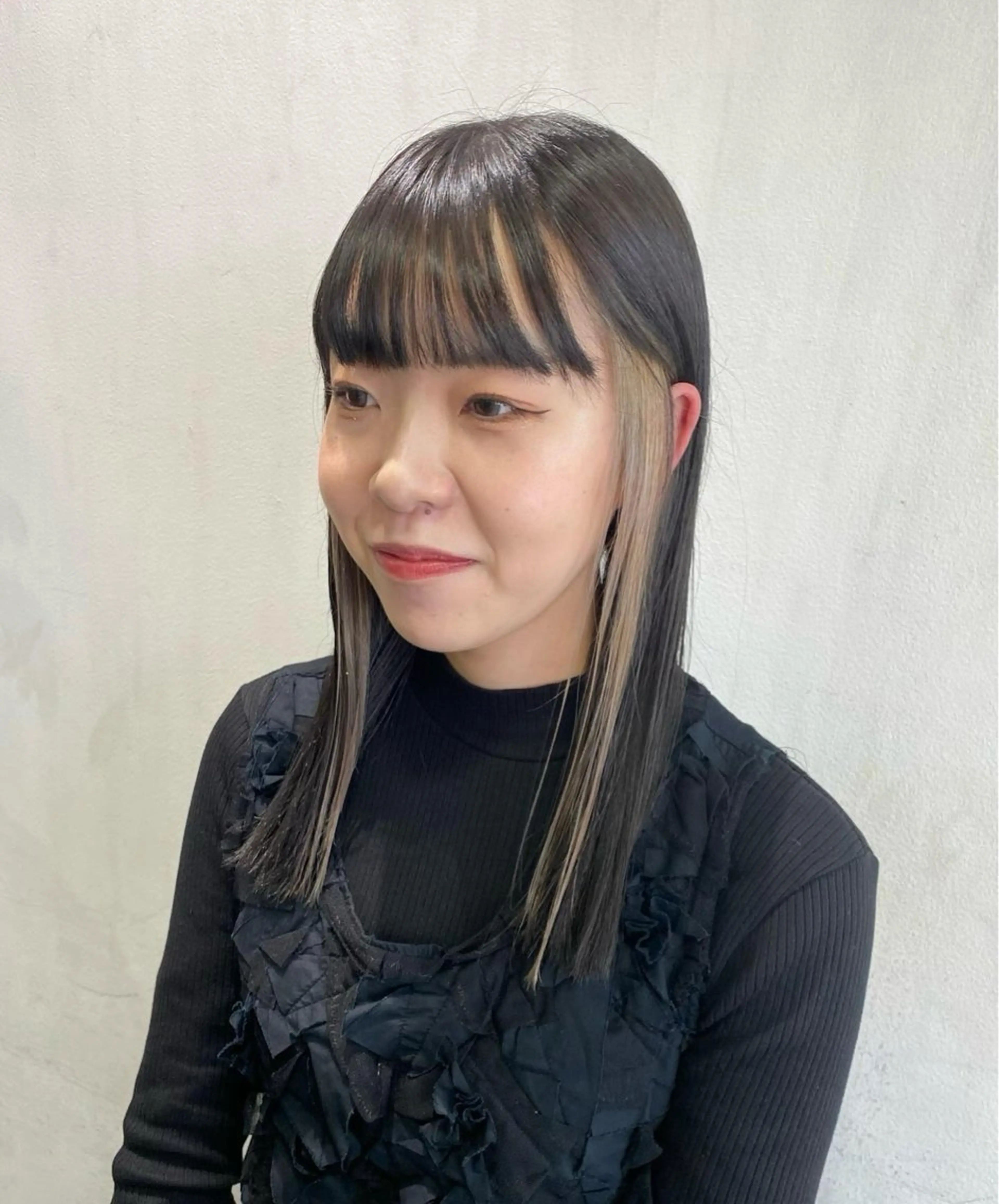 ミディアム カラー ヘアカラー トリートメント くすみカラー / 肌馴染み/ 花房佑夏のヘアスタイル