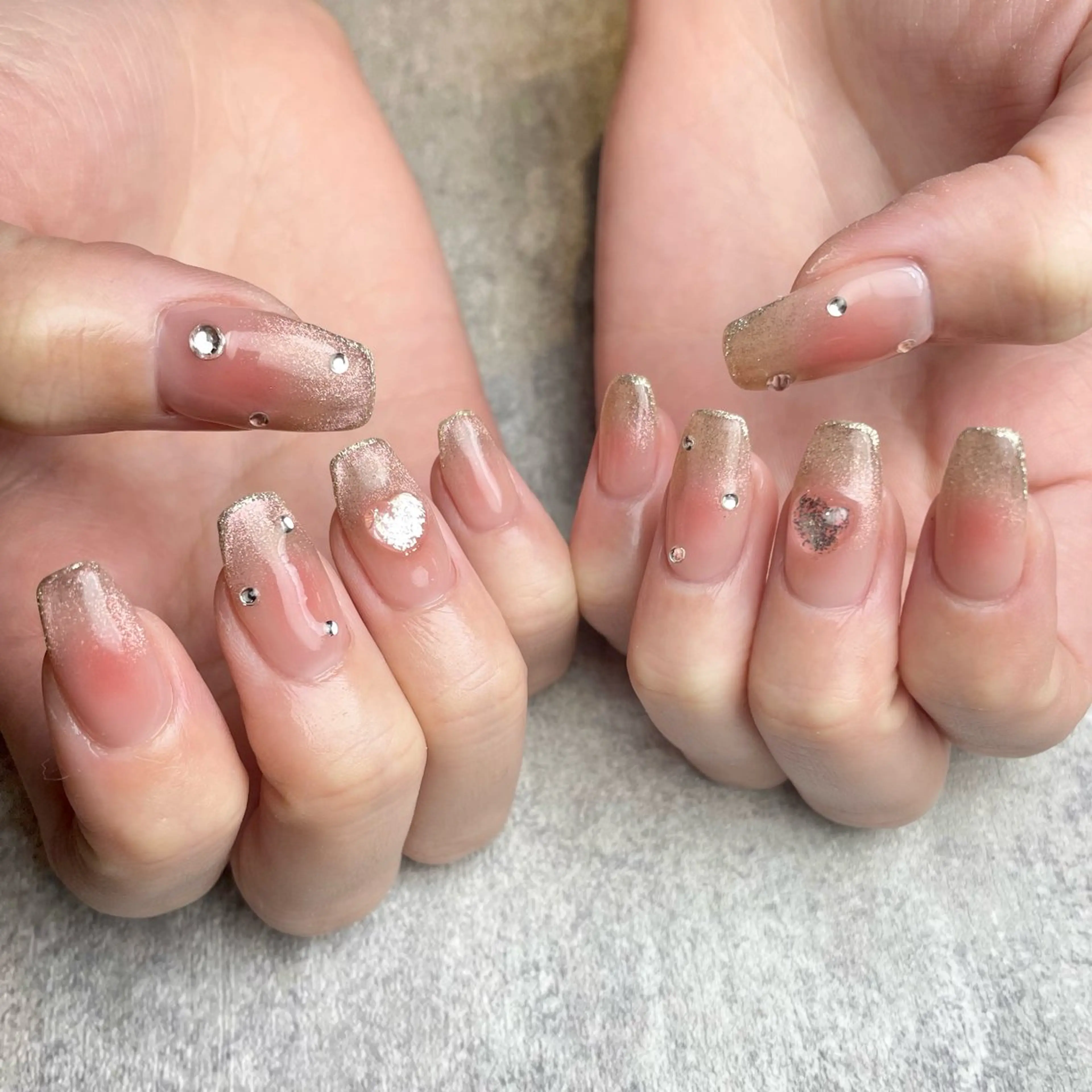 ネイル チークネイル フレンチネイル グラデーション 氷ネイル・うるうるネイル ラメ(グリッター) IVY uchimuraのネイルデザイン