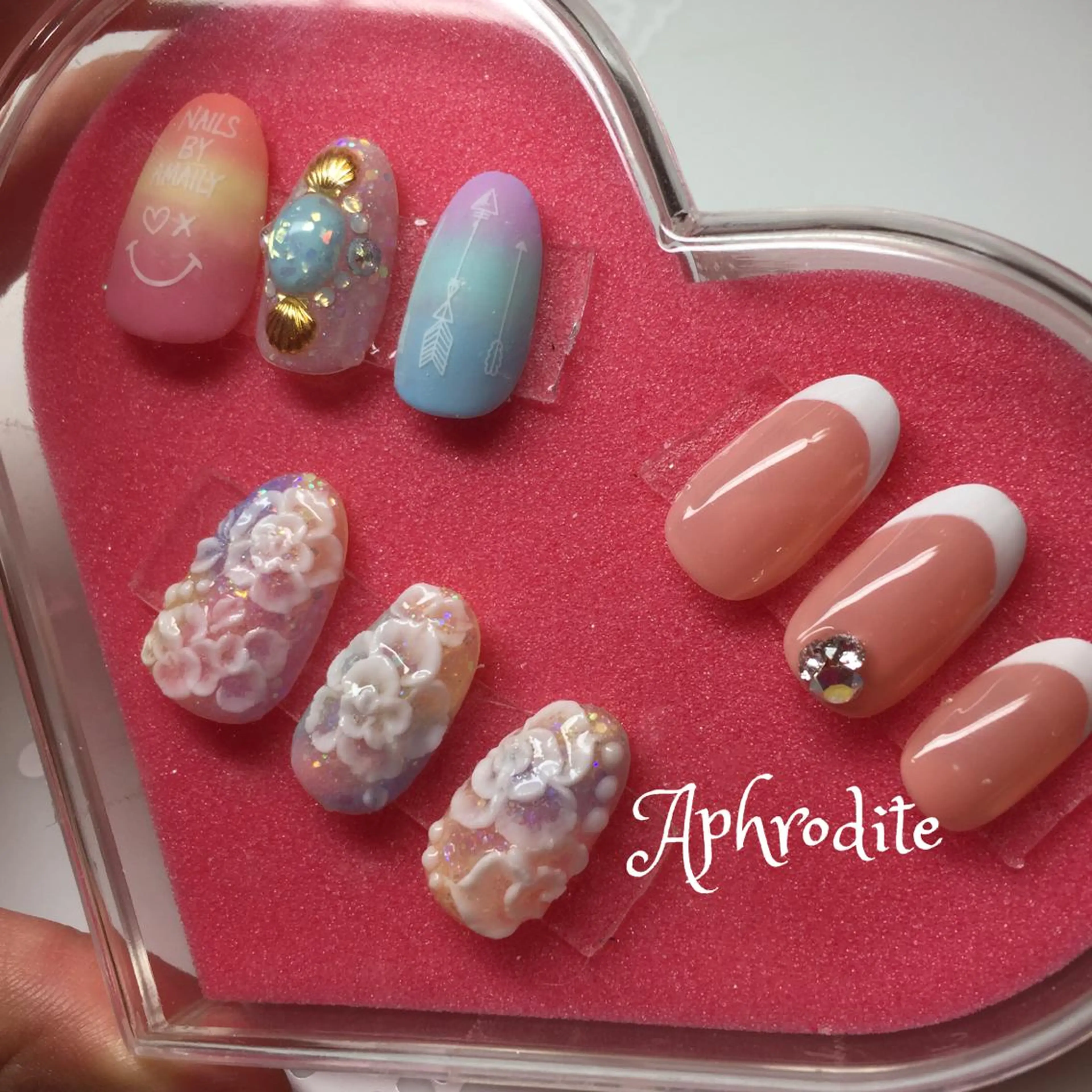 ネイル ネイルチップ Aphrodite パラジェル認定サロンのネイルデザイン