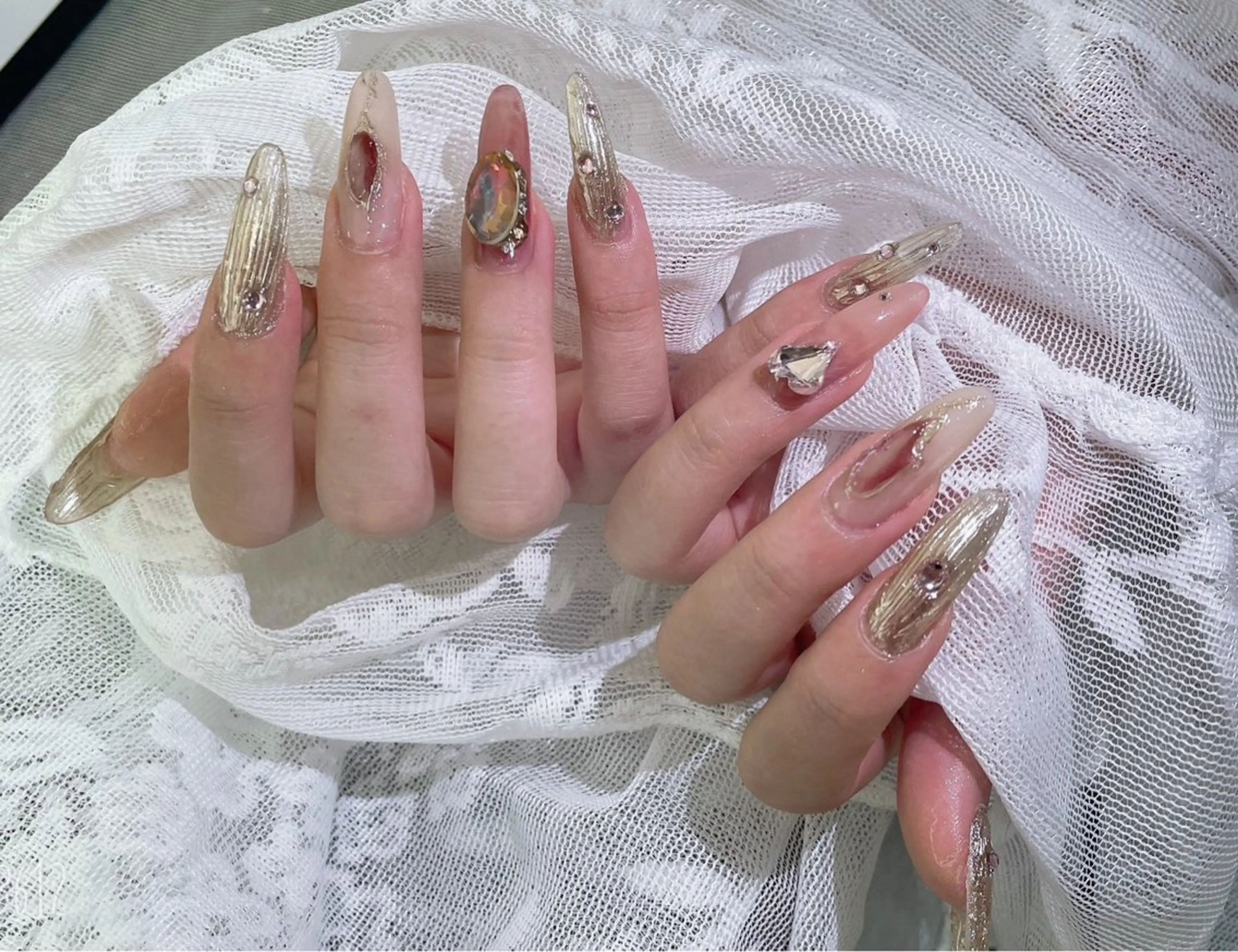 ネイル オーロラネイル 長さ出し フレンチネイル ジェルネイル ガラスフレンチ ハンドネイル 🌟桜beauty 🌟プロ ネイリストのネイルデザイン