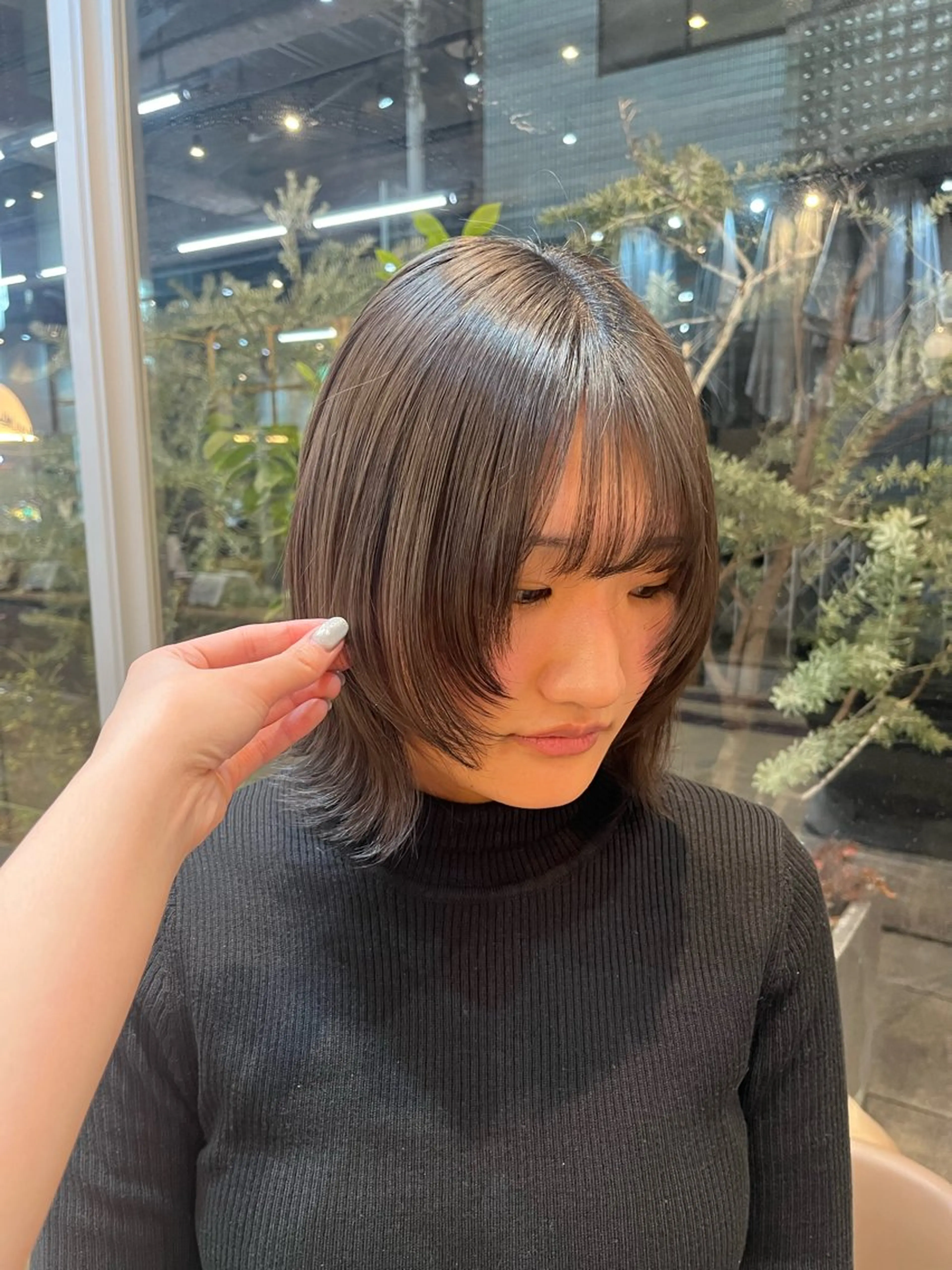 ミディアム 相田 佳乃のヘアスタイル