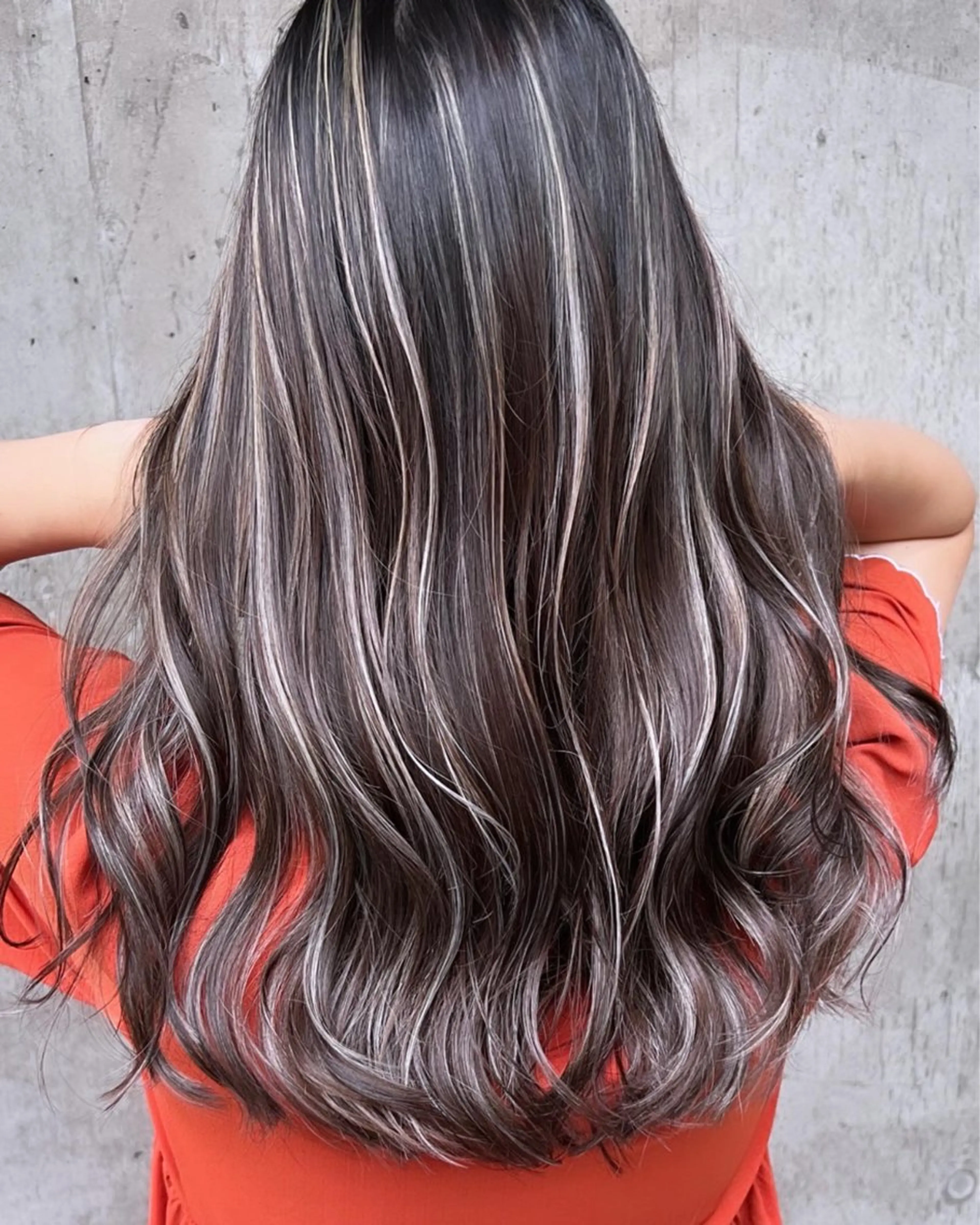 ロング ヘアカラー 🌺ハイライトカラー HINA🌺のヘアスタイル