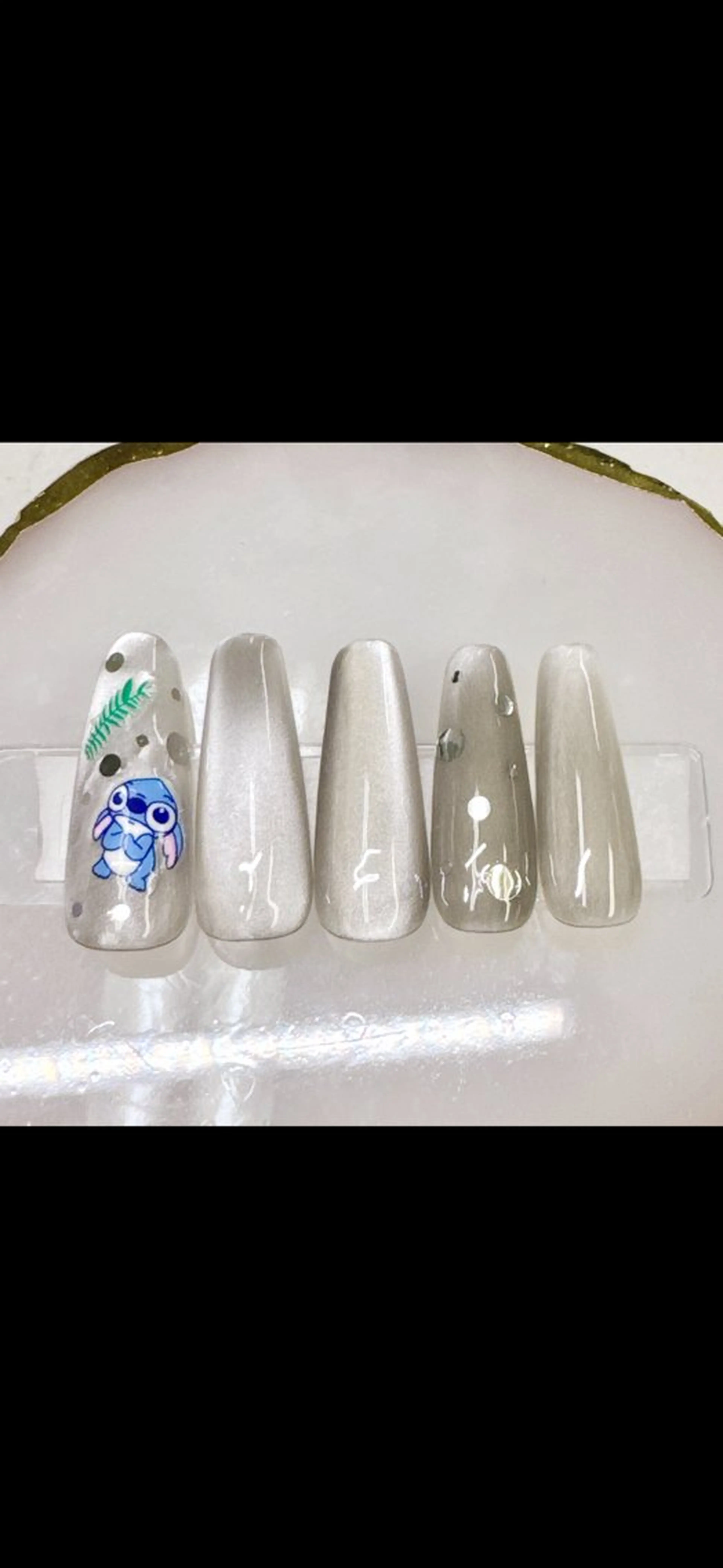 ネイル アートネイル ドット フレンチネイル ガラスフレンチ マグネットネイル ハンドネイル Queeens nailのネイルデザイン