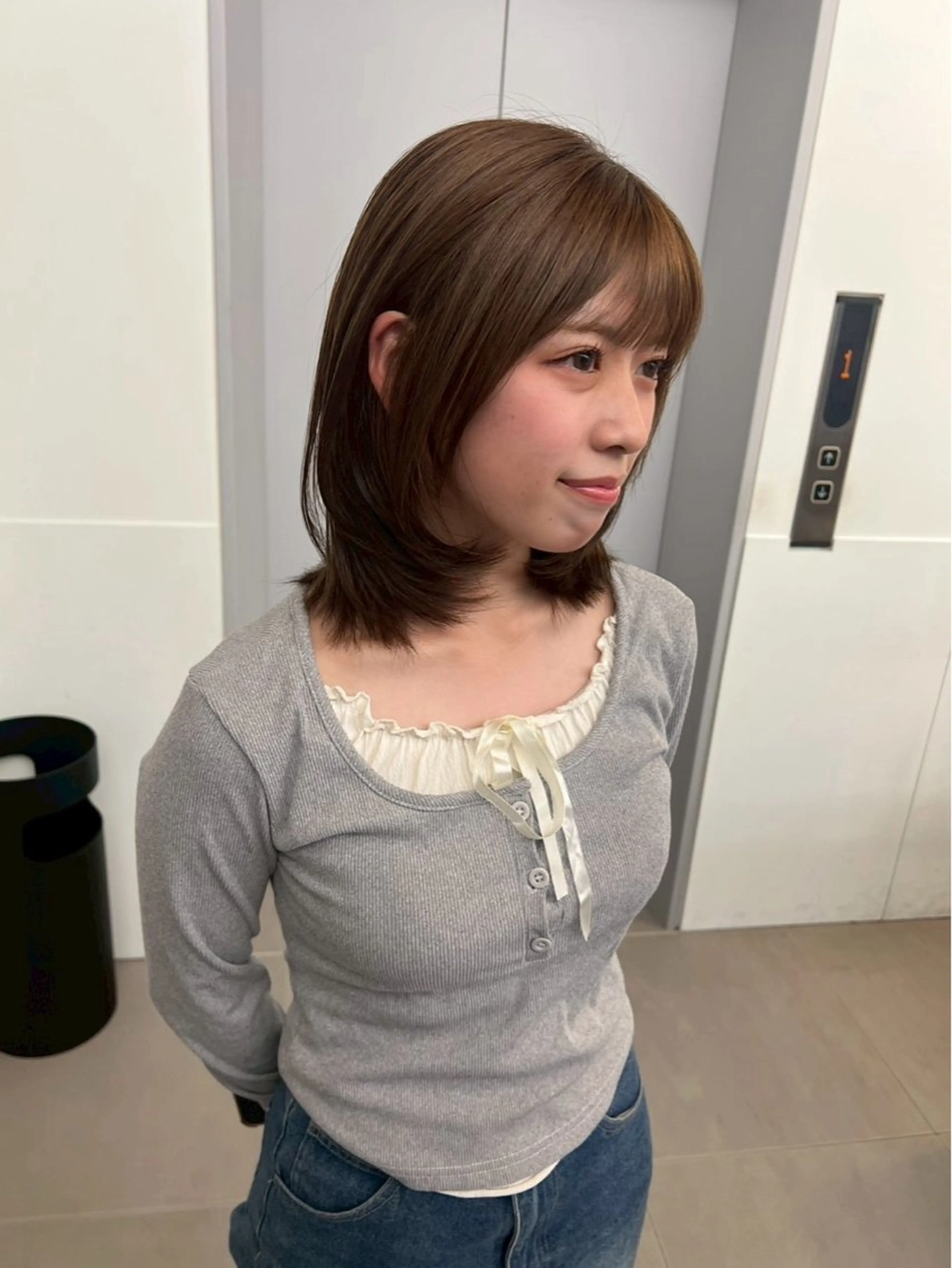 ミディアム カラー ベージュカラー ヘーゼル ヘアカラー トリートメント オリーブカラー/ レイヤー/ ローレンのヘアスタイル