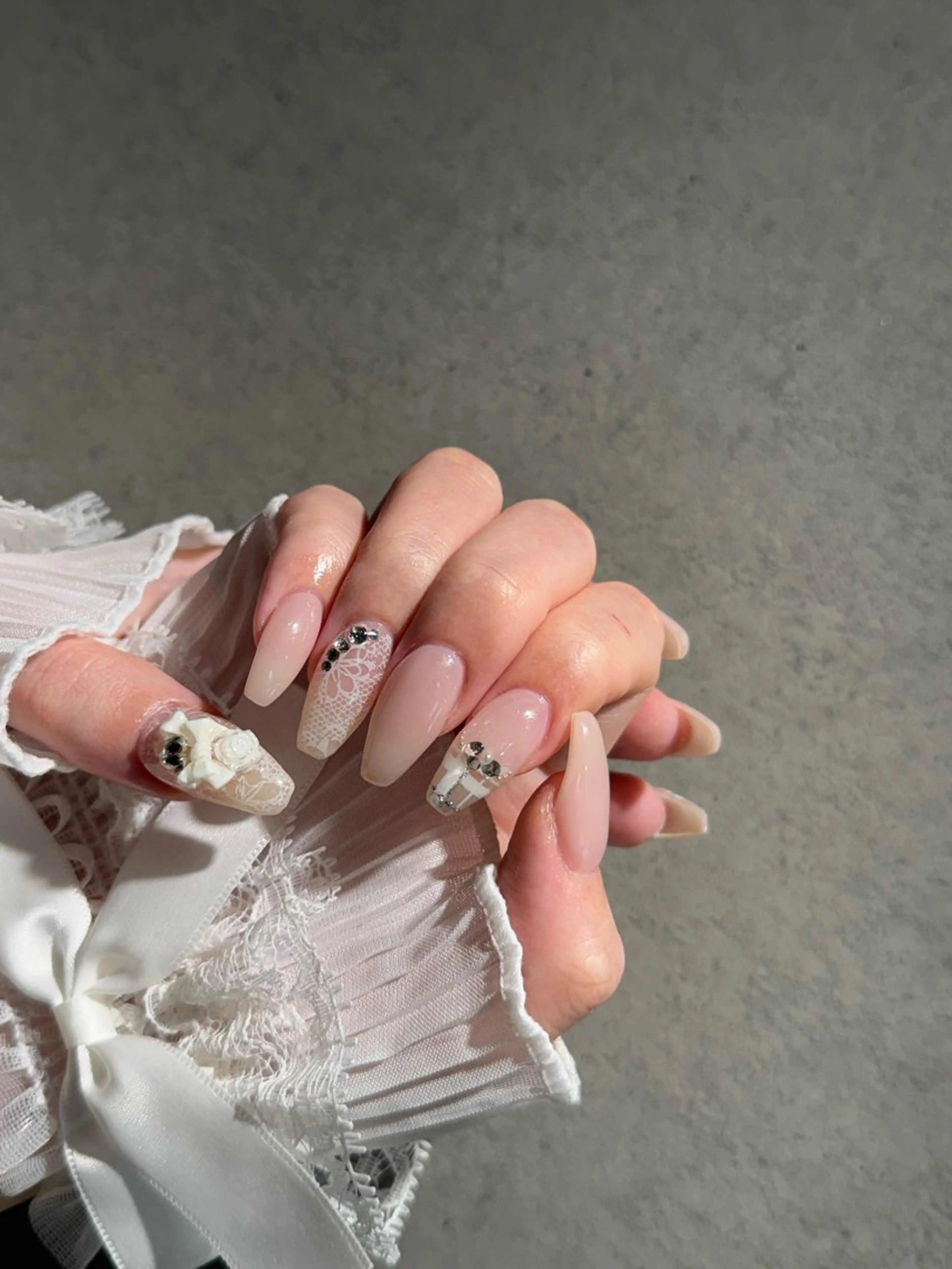 ネイル ハンドネイル I-nailロング /ワンホン/キラキラのネイルデザイン