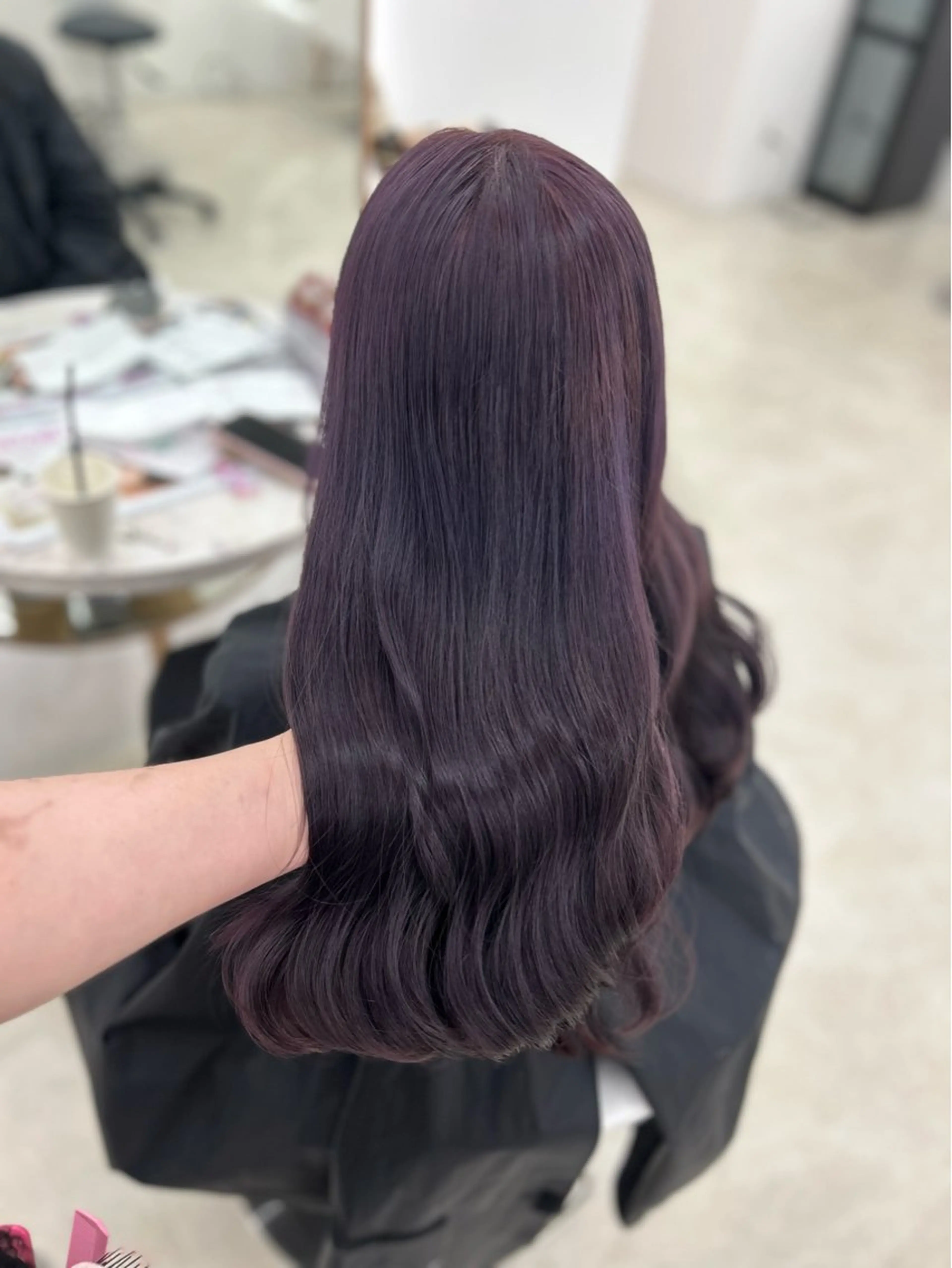 ロング ヘアカラー トリートメント shu ラベンダー/ピンクのヘアスタイル