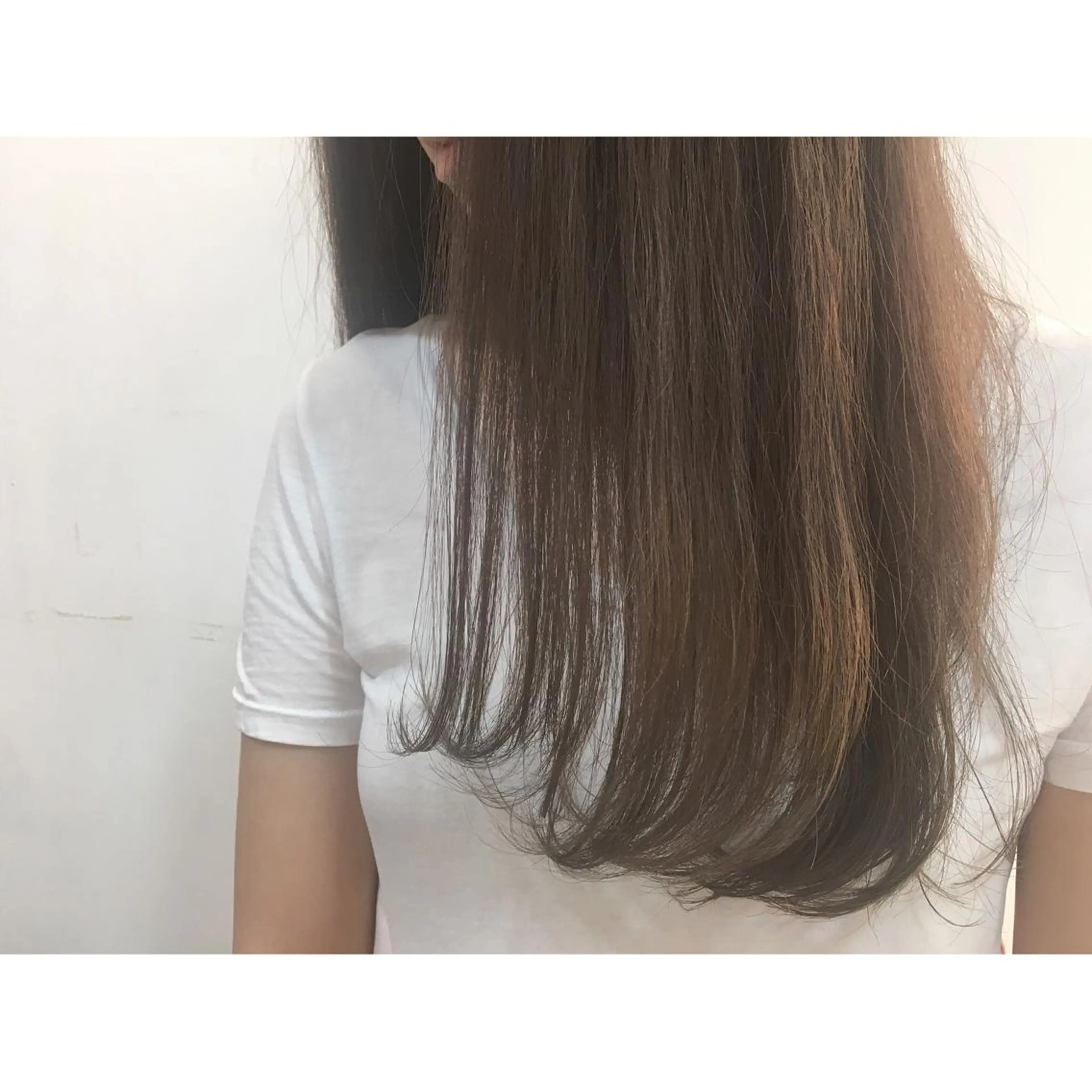 ロング カラー ブリーチ グレージュ ミルクティーグレージュ 横浜ブリーチムラ直し ハイトーン/ブリーチのヘアスタイル