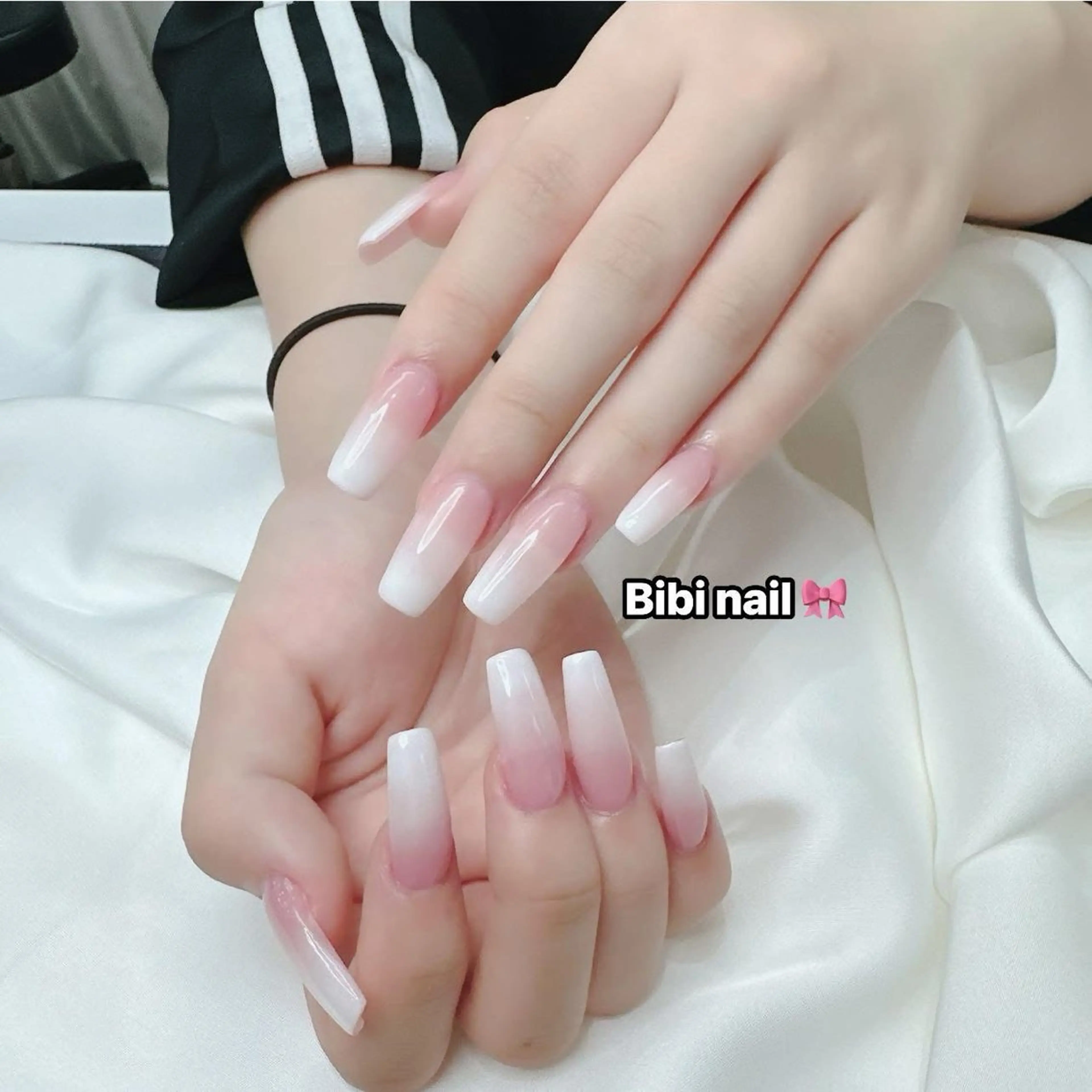 セミロング ハンドネイル Bibi beauty spa Osaka所属・Chann Channのネイルデザイン