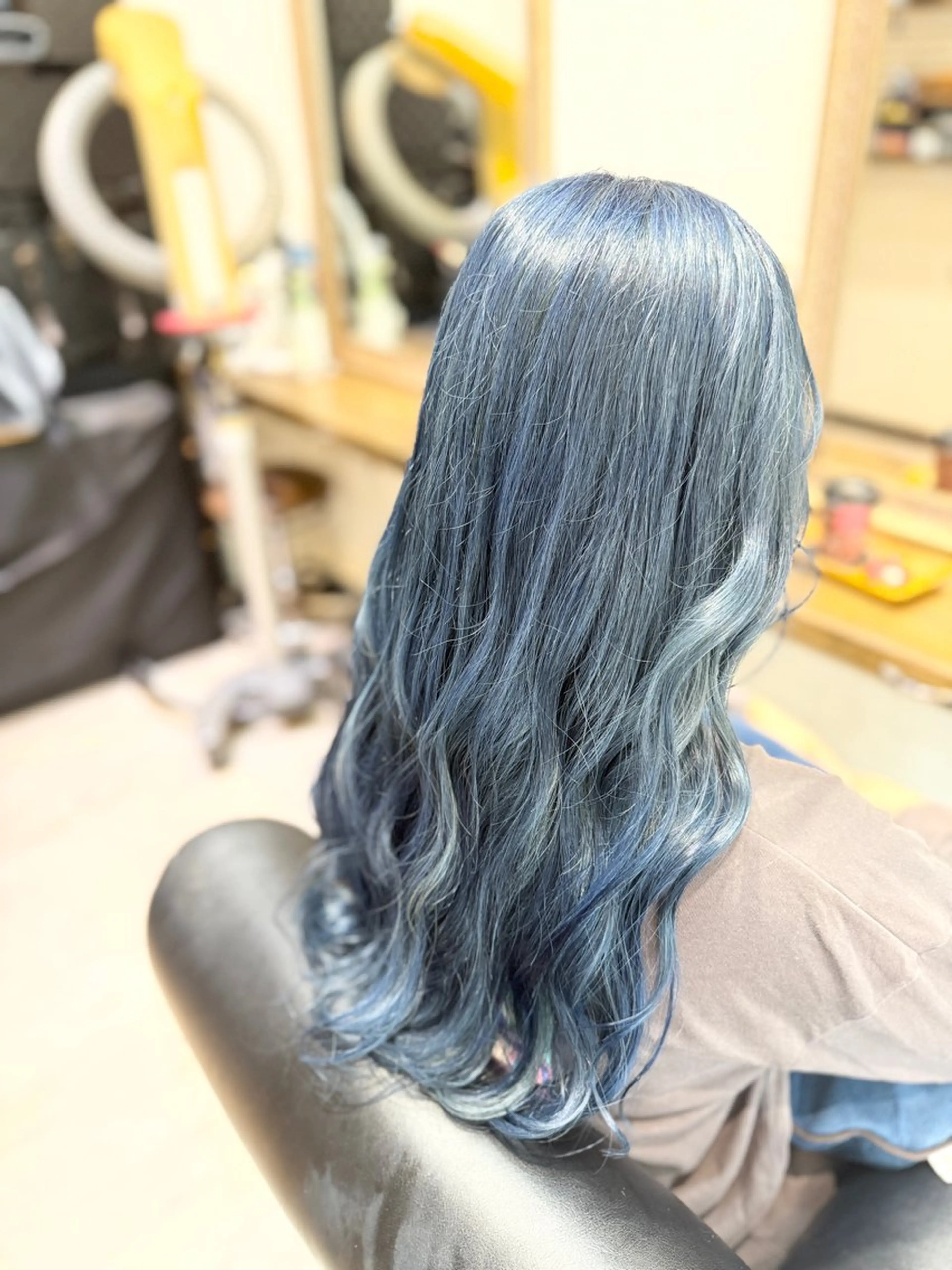 カラー ブリーチ ブルーカラー 透明感カラー ハイトーンカラー ネイビーカラー ヘアカラー ハイトーン✨髪質改善 ✨スパ得意✨ミヤタのヘアスタイル