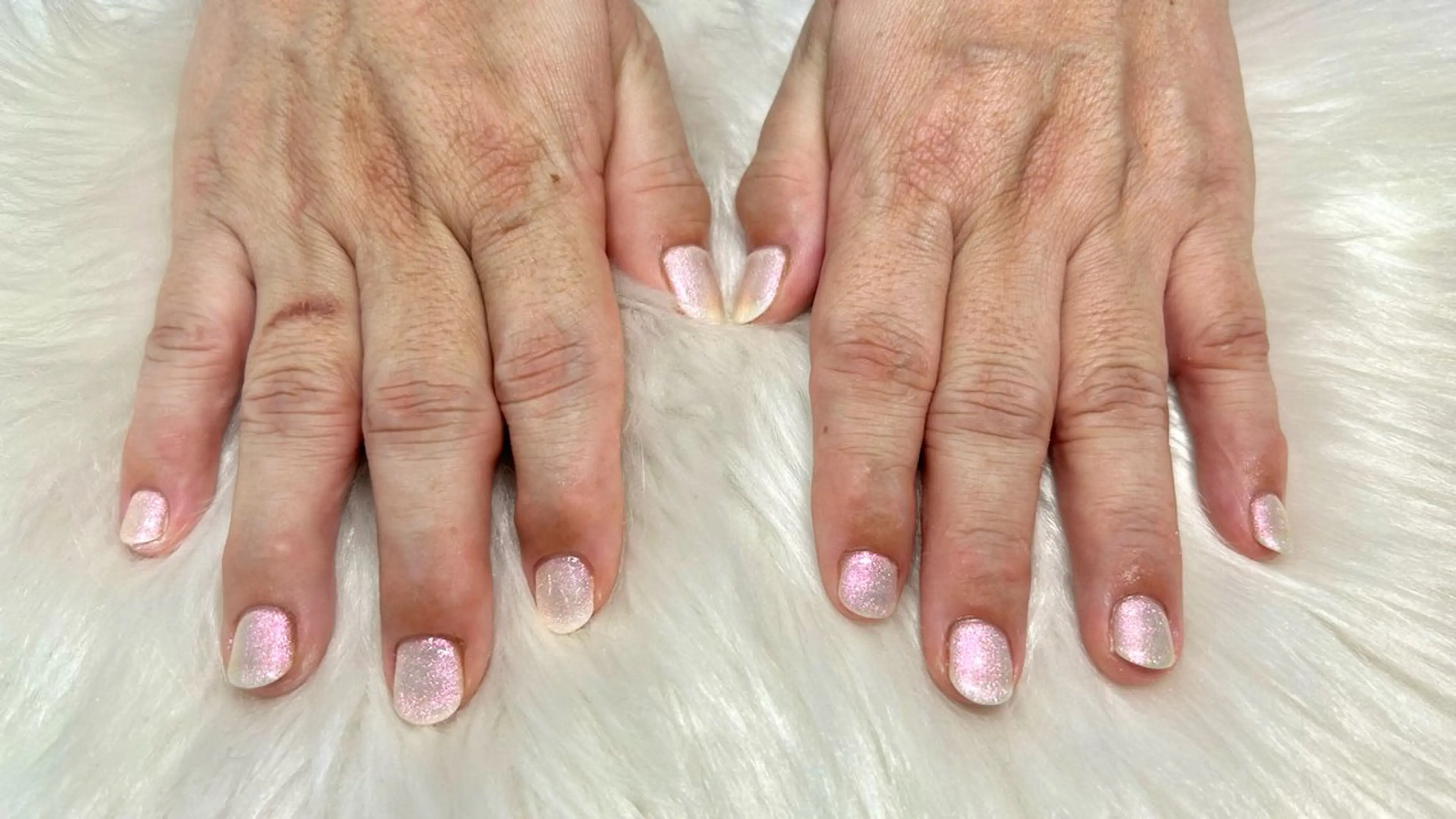 ネイル 二階堂 晴菜のネイルデザイン