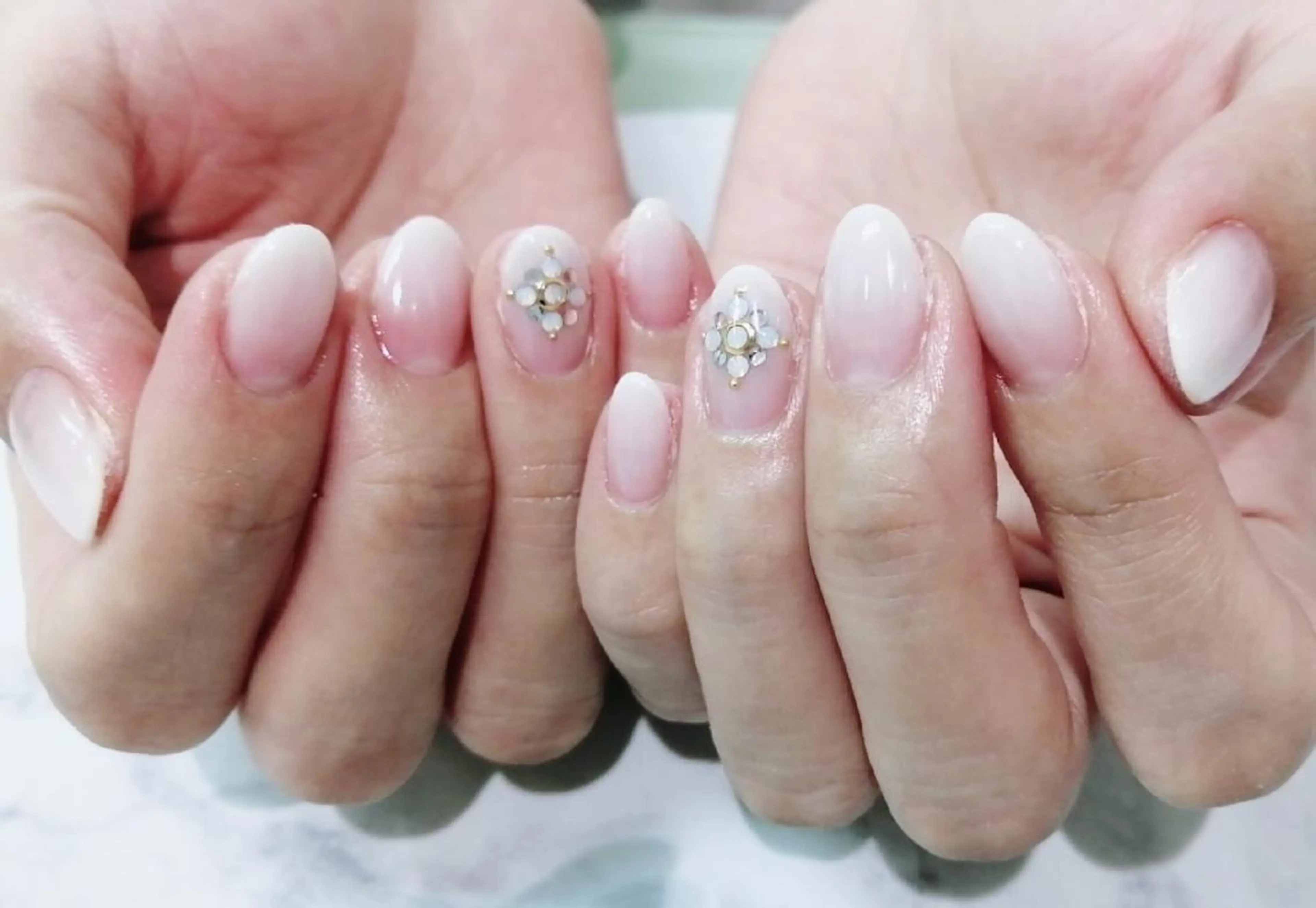 ネイル アートネイル シンプルネイル I.プライベート ネイルサロンのネイルデザイン