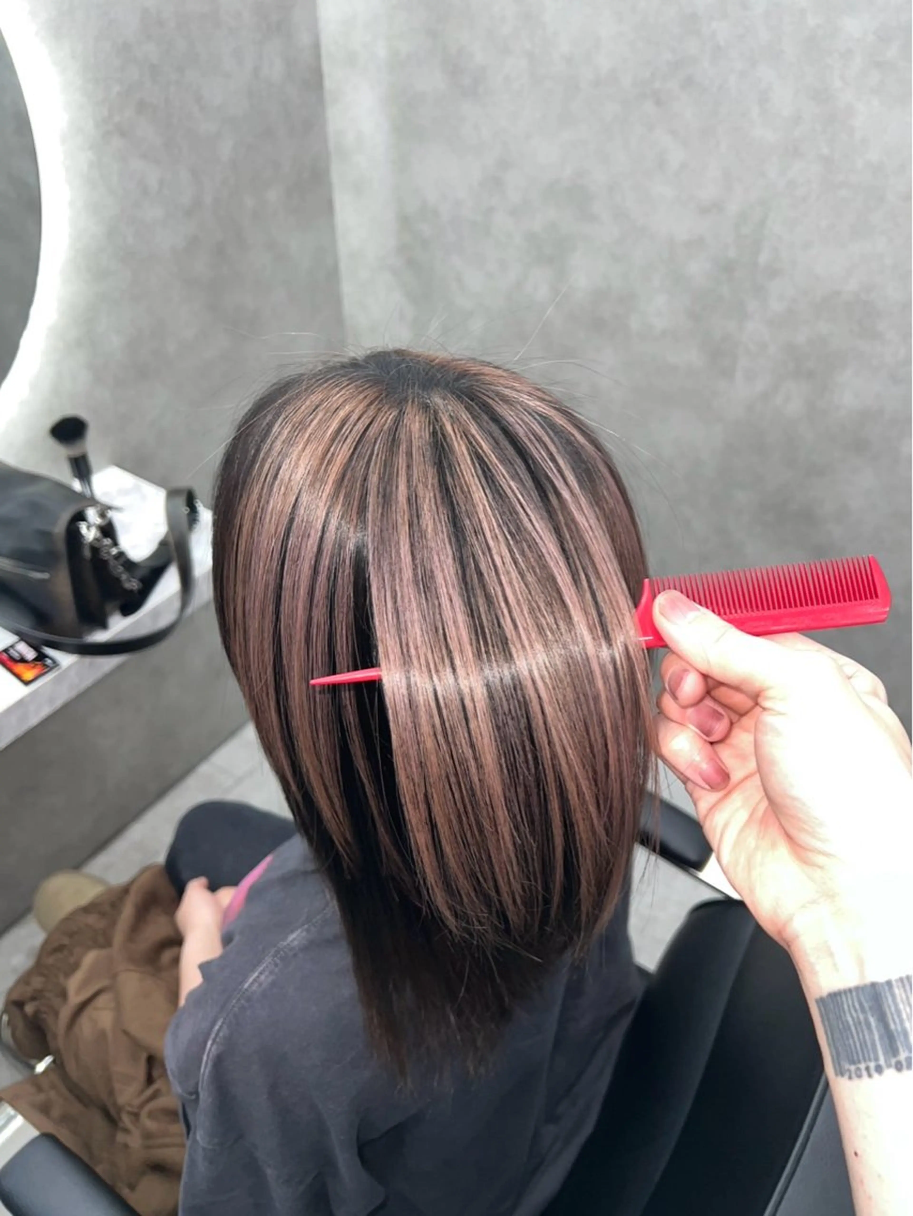 ミディアム ヘアカラー トリートメント 顔まわり/レイヤー/ 西村光稀のヘアスタイル