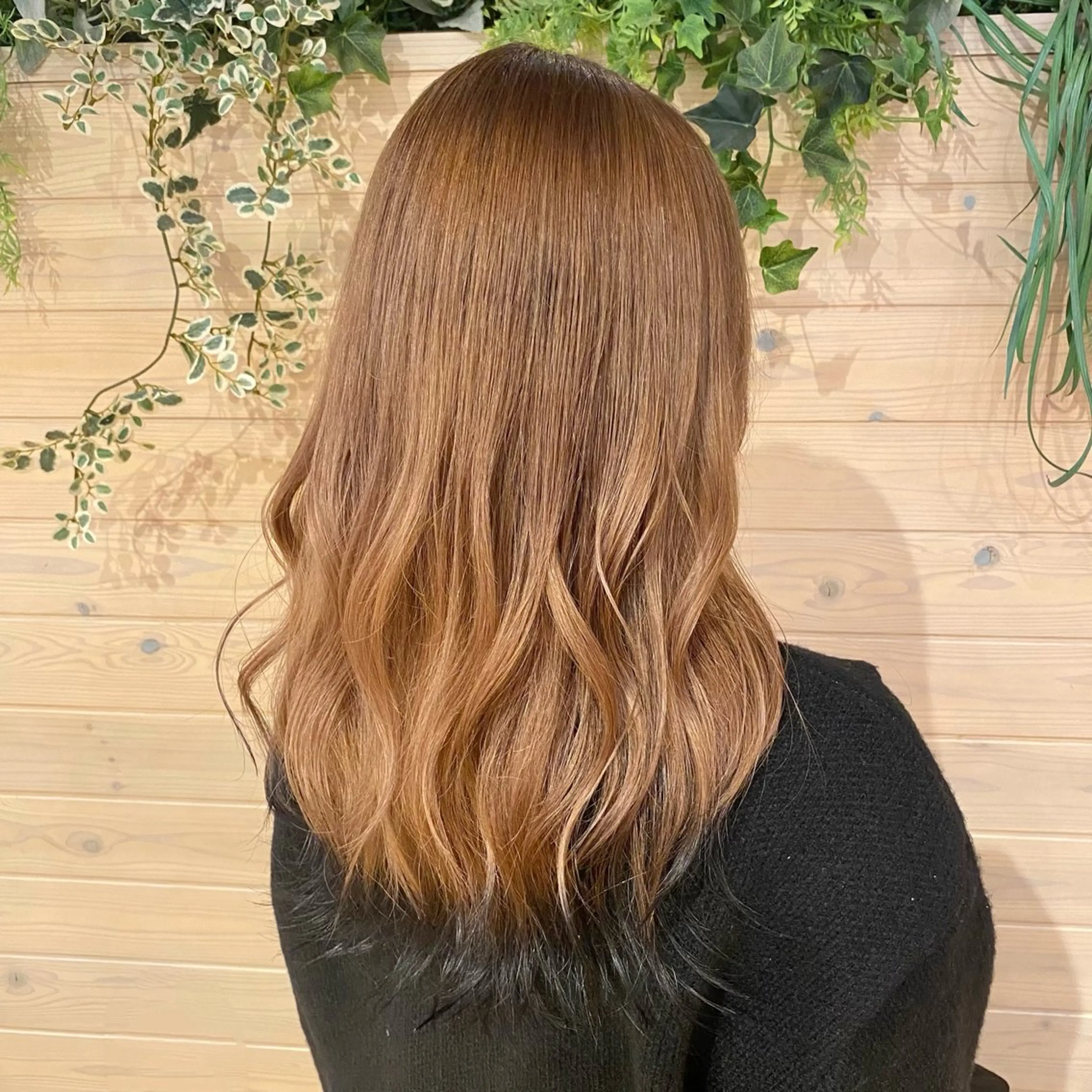 ロング カラー 山西 真琴のヘアスタイル