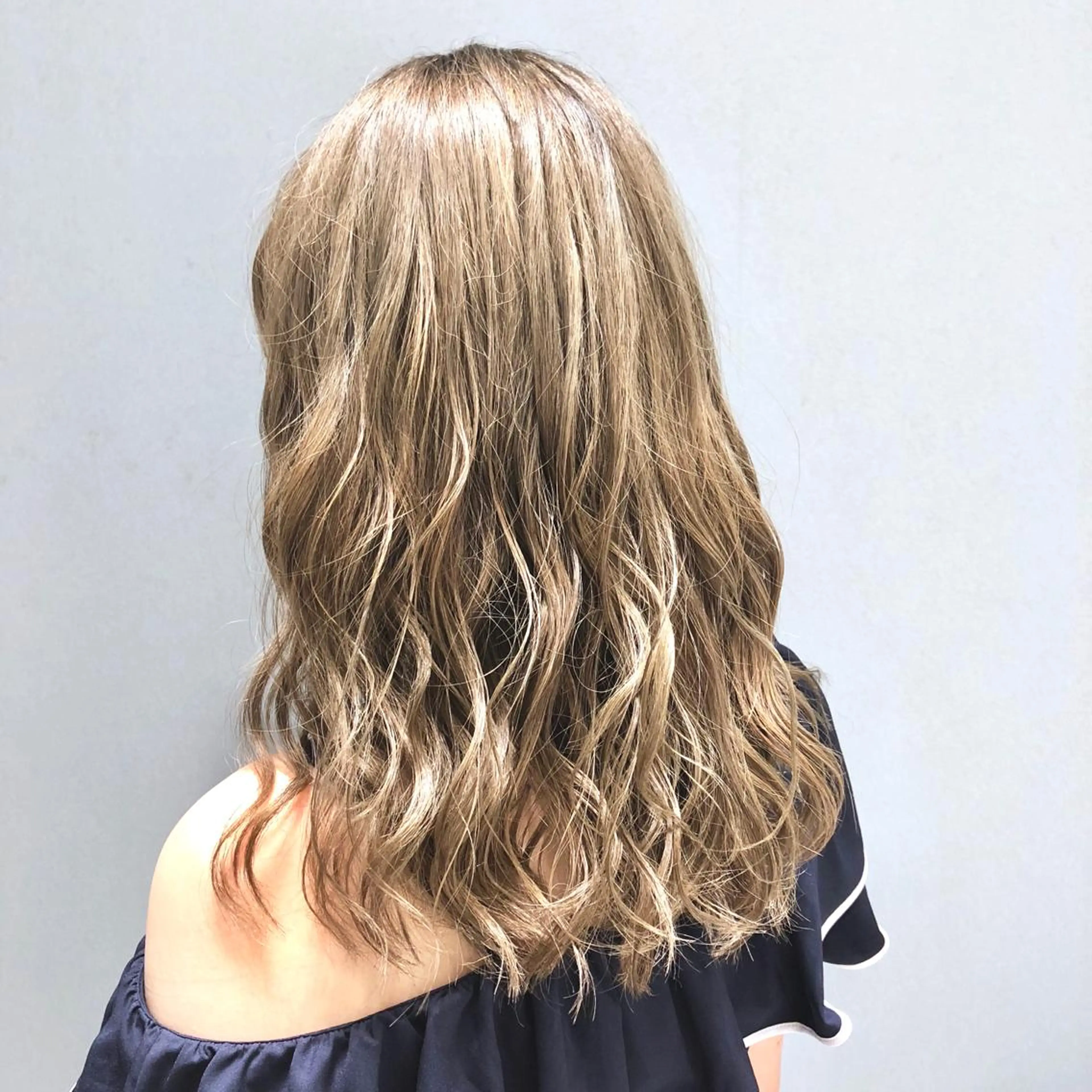 ロング カラー ベージュカラー ブリーチ ケアブリーチ イルミナカラー ミルクティーベージュ カット ヘアカラー トリートメント 🌈ぷる艶カラー🌈 髪質改善👑柳沼尚貴のヘアスタイル