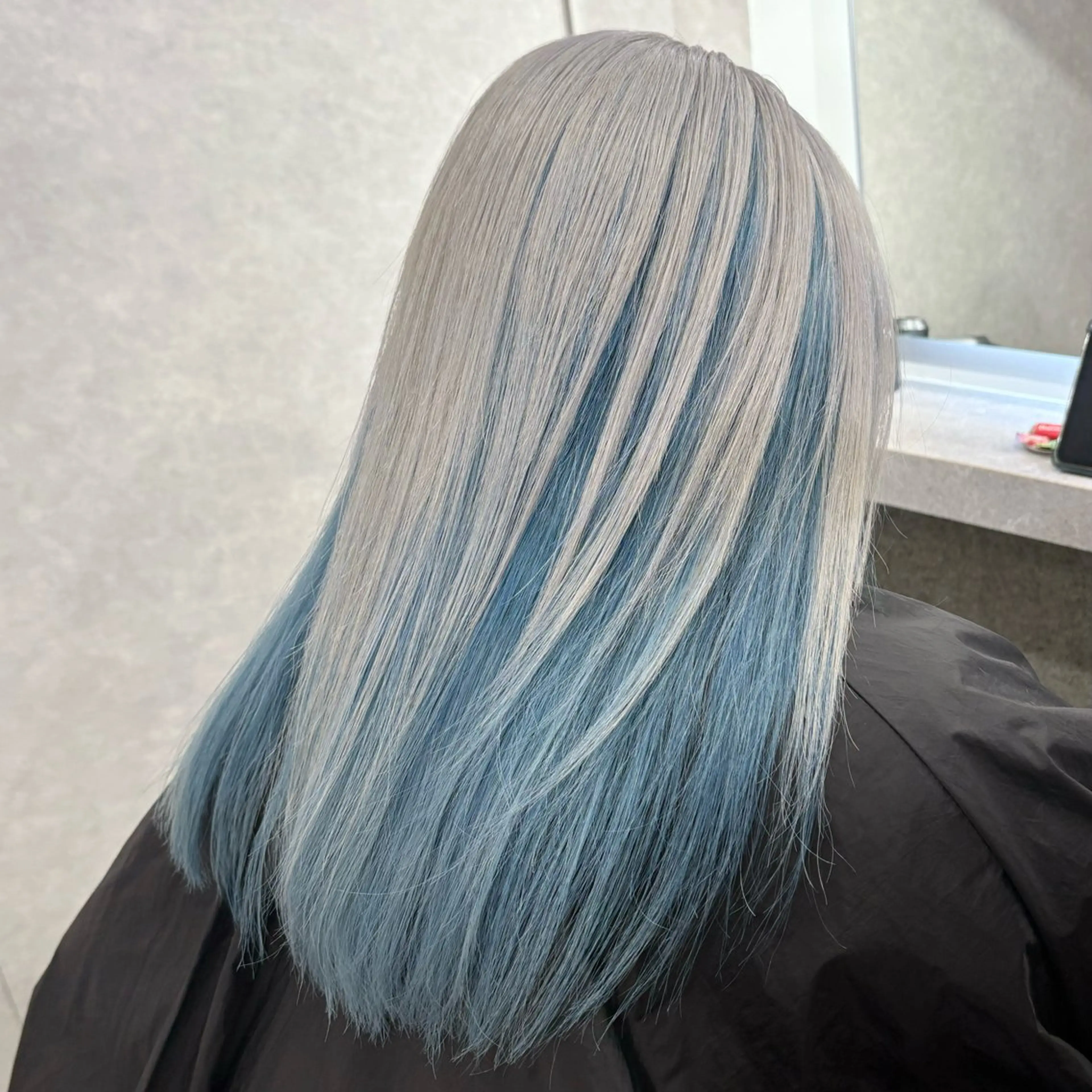 セミロング カラー ショート/ウルフ カットモデル募集のヘアスタイル