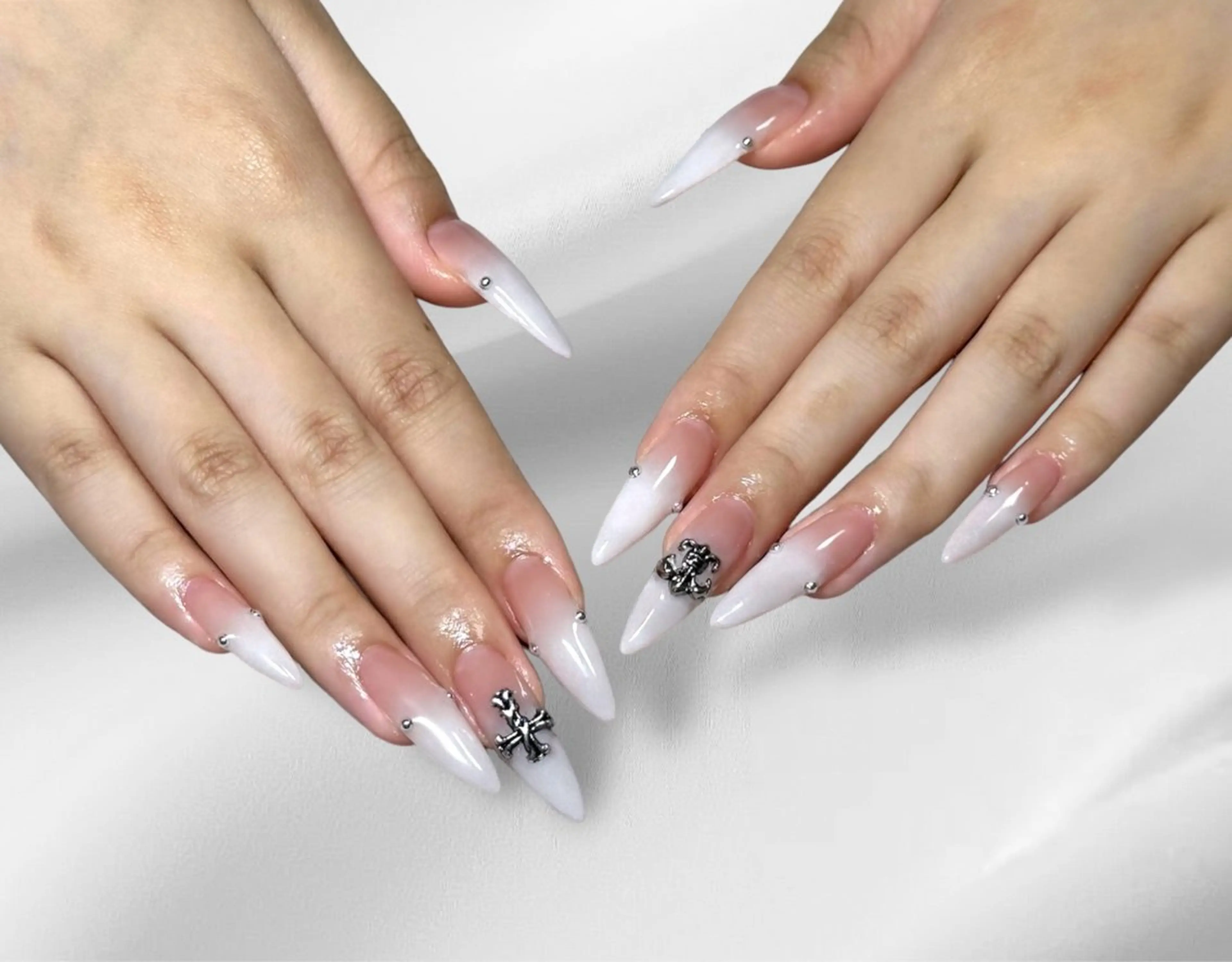 ネイル 持ち込み ネイルチップ Reve府中町ネイル &カラー診断のネイルデザイン