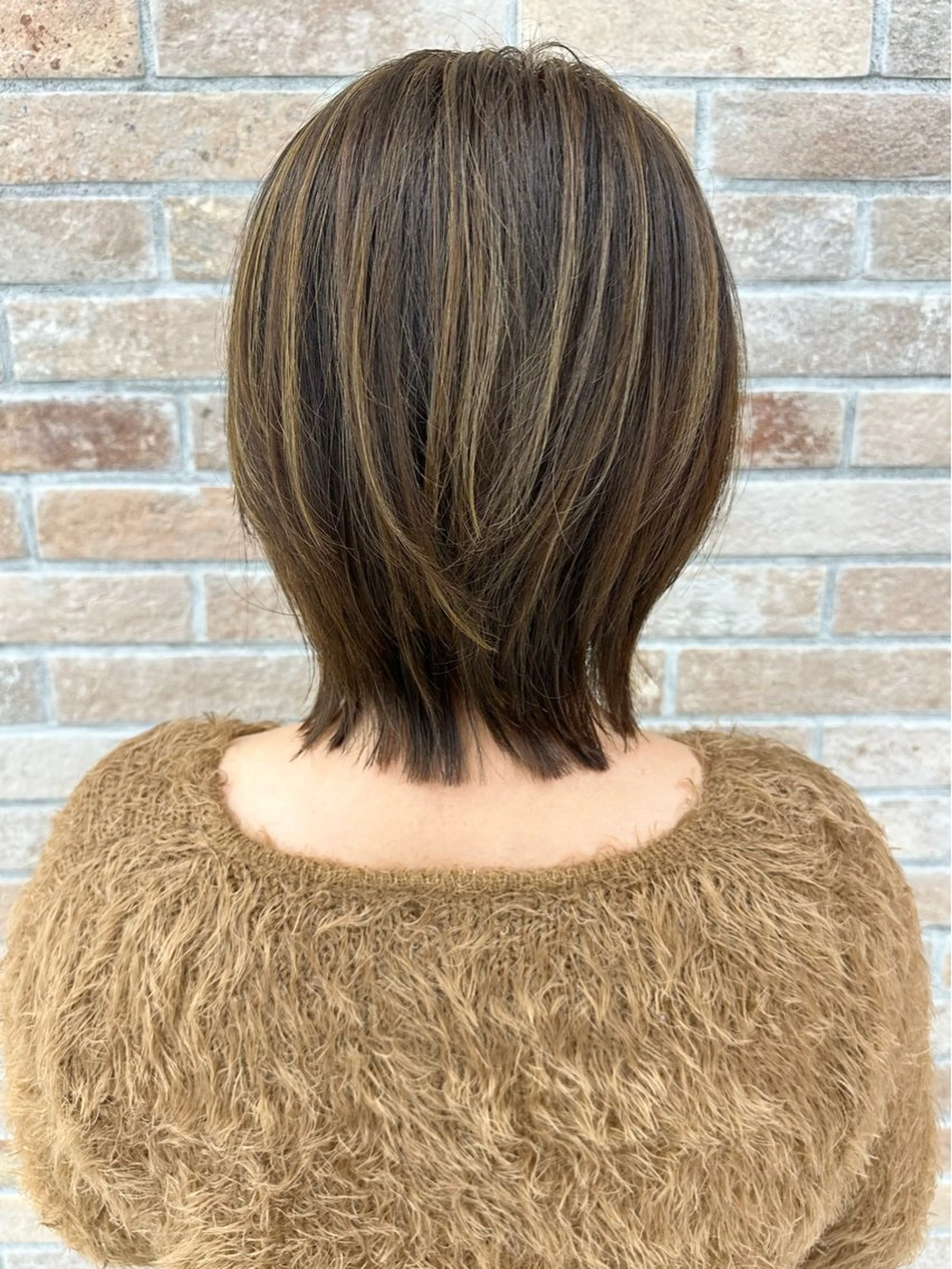 ミディアム カラー ベージュカラー ブリーチ ブラウンカラー ブラウンベージュ デザインカラー 齋藤 らいのヘアスタイル