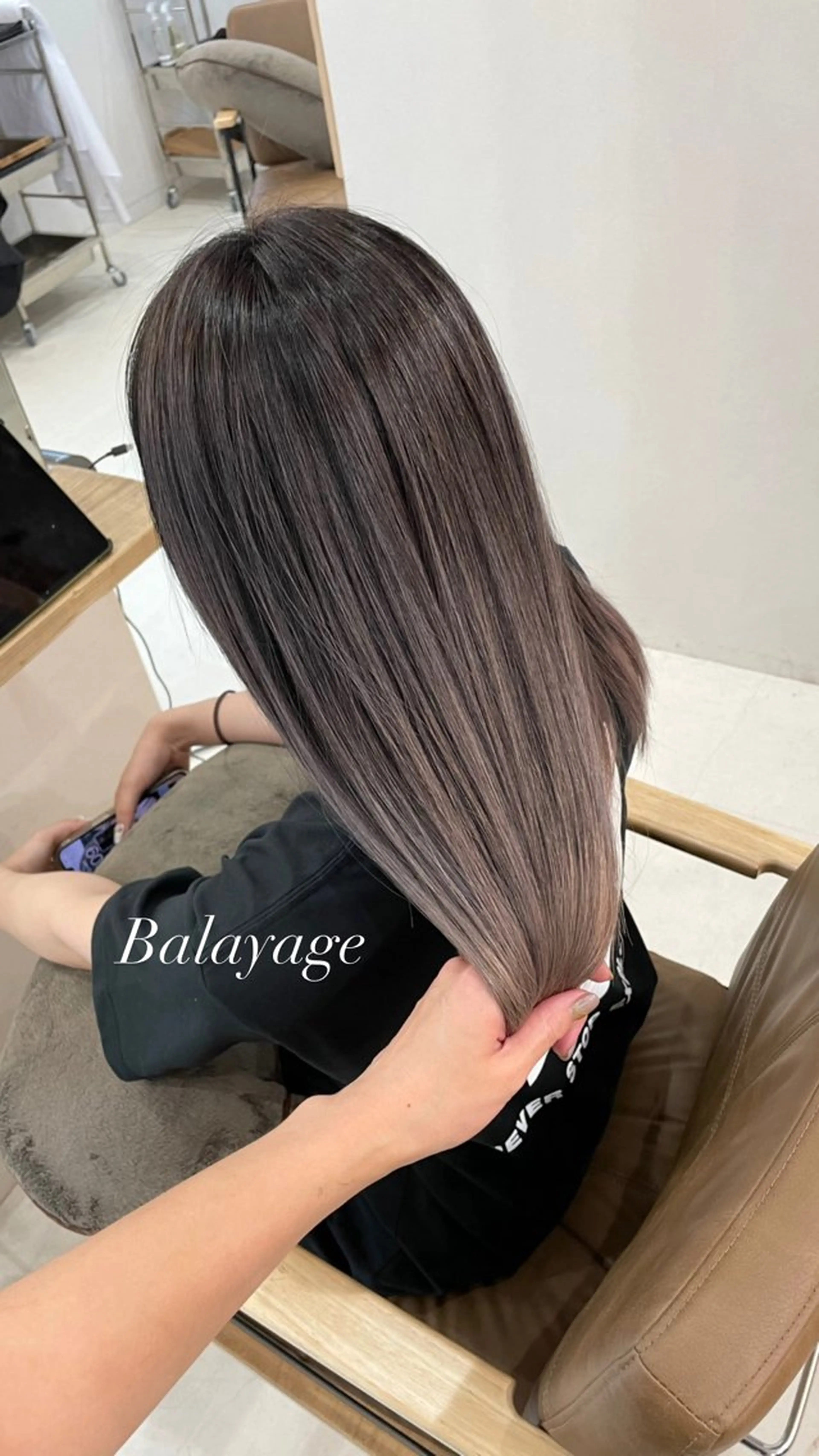 ロング ヘアカラー 鈴木 妃帆未のヘアスタイル
