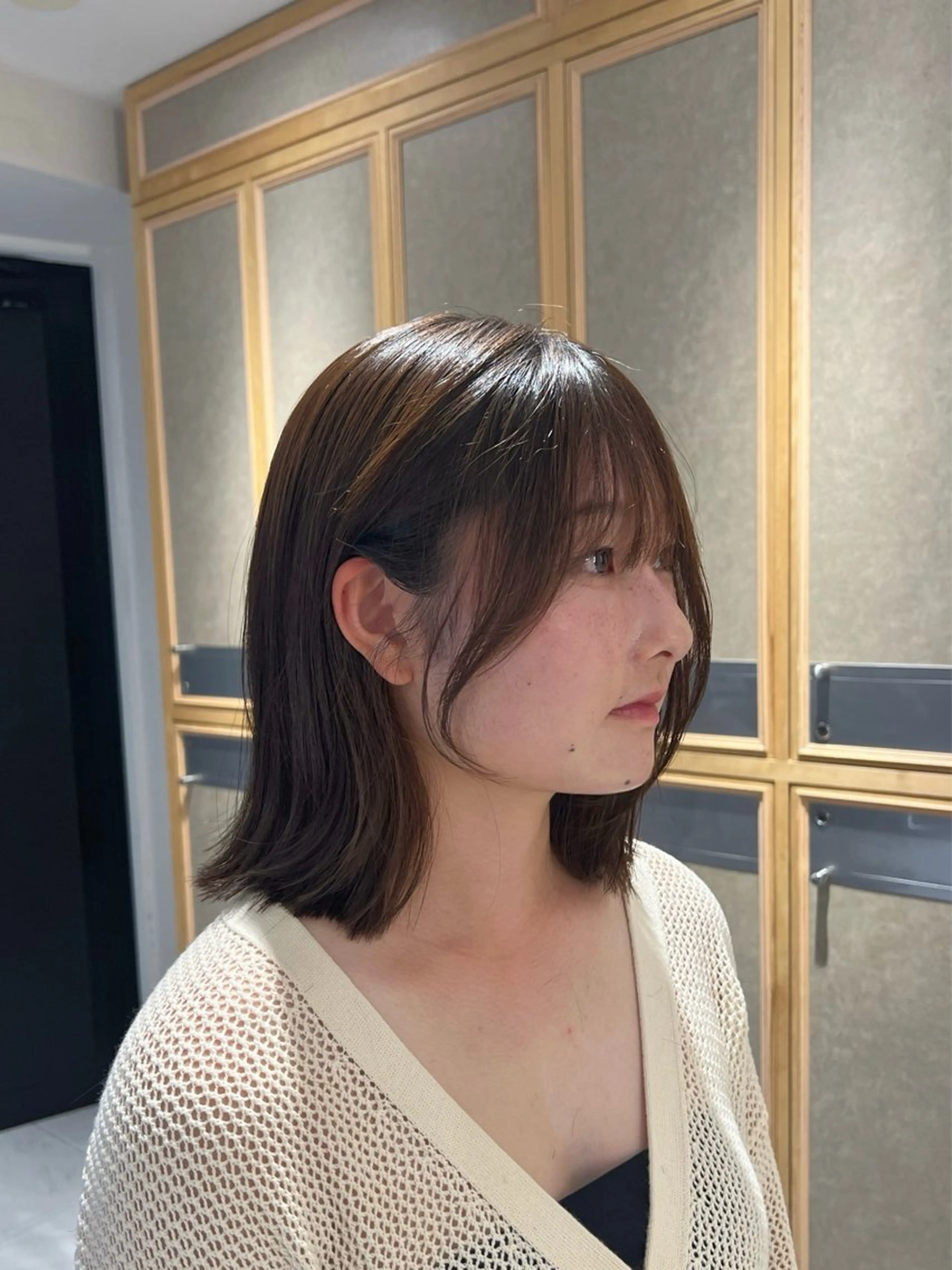 ミディアム 顔周りカット ブリーチ/縮毛矯正 🏖️MIREのヘアスタイル