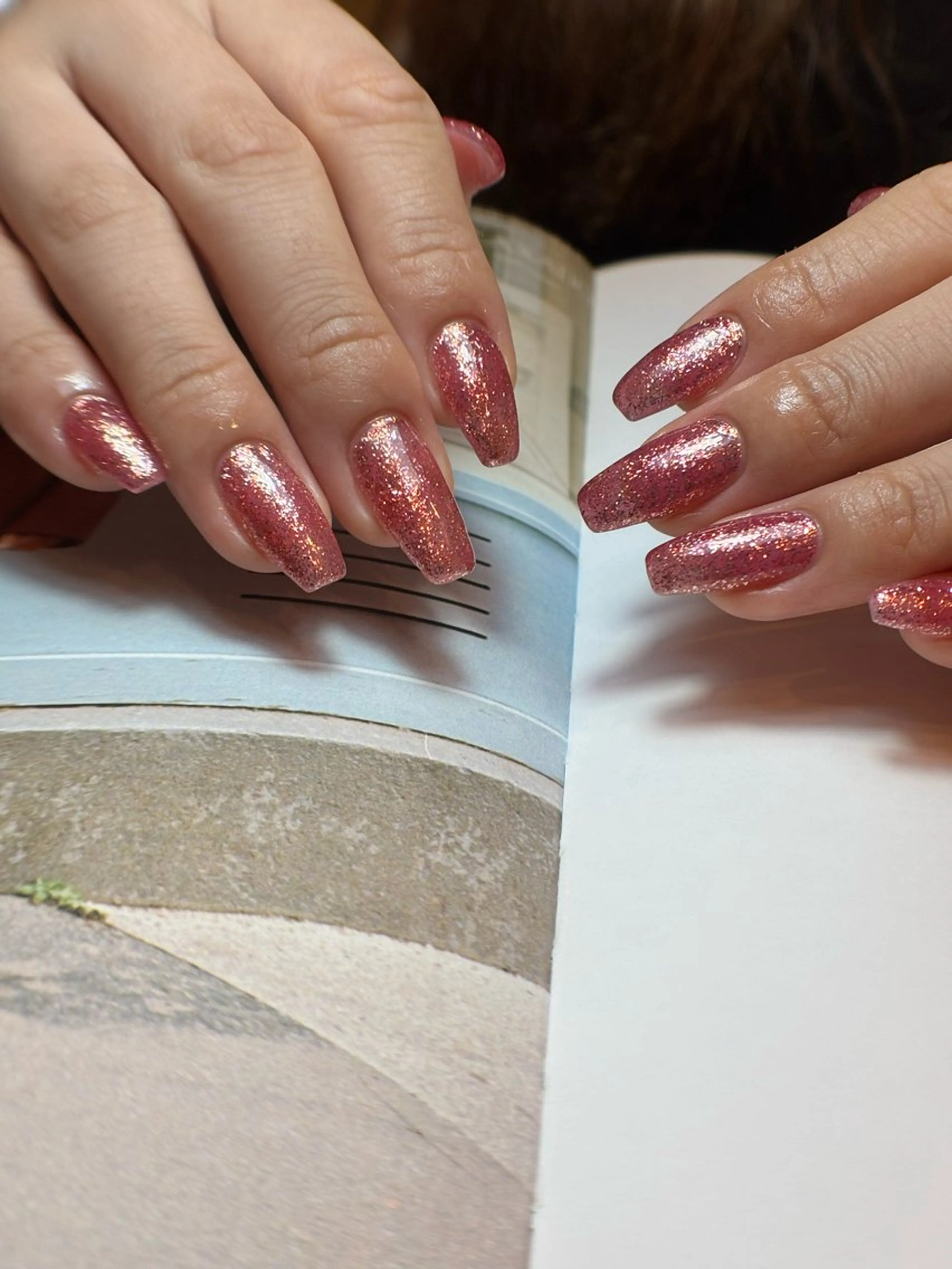 ネイル フットネイル ジェルネイル マグネットネイル ニュアンスネイル ワンカラーネイル illum hicariのネイルデザイン