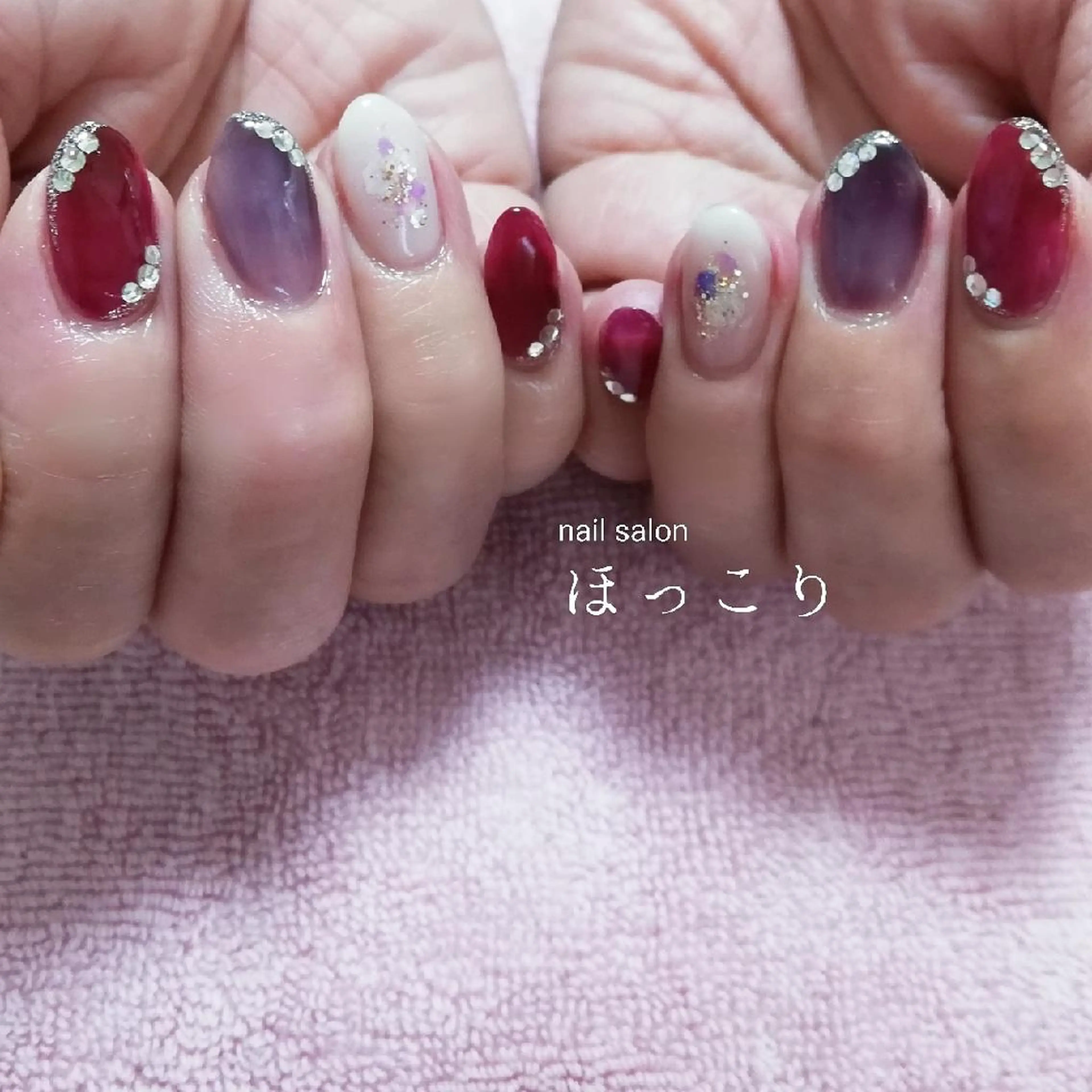 ネイル ストーンネイル ネイルサロンほっこり kanaのネイルデザイン