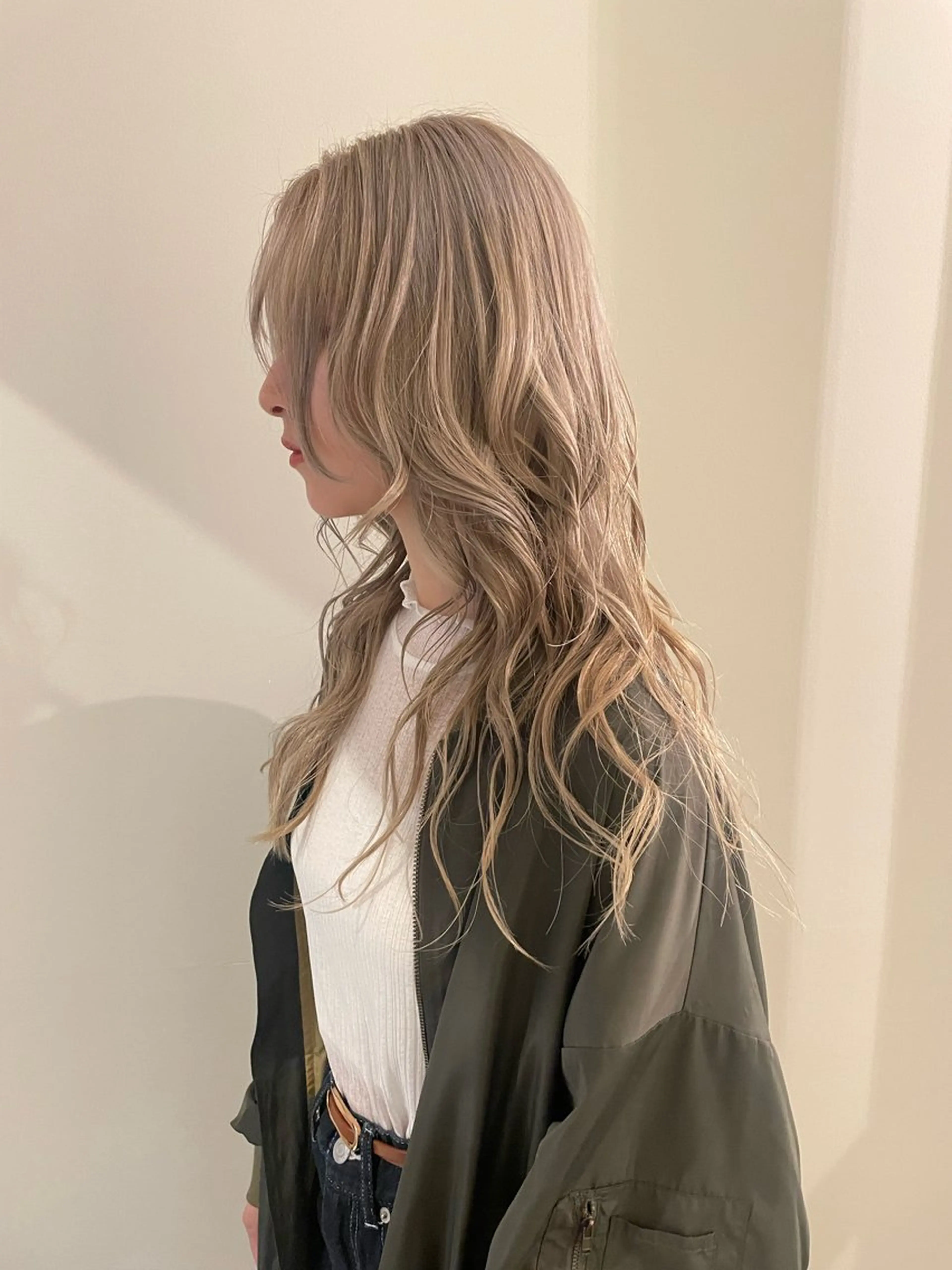 ロング カラー ハイトーンカラー ヘアカラー 渋谷 留菜のヘアスタイル