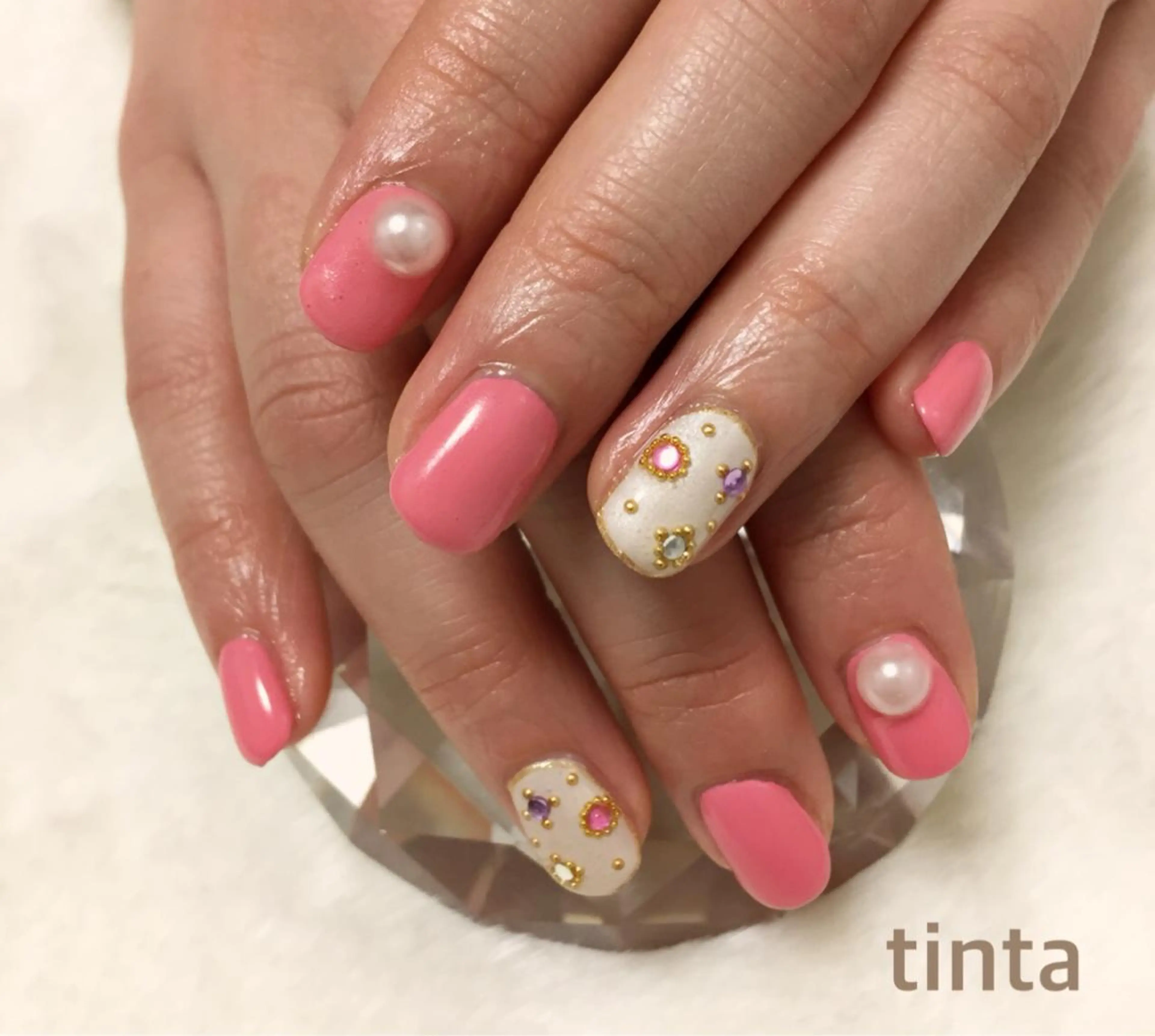 ネイル ピンク ストーンネイル ネイルサロン ティンタ所属・馬場 典子のネイルデザイン