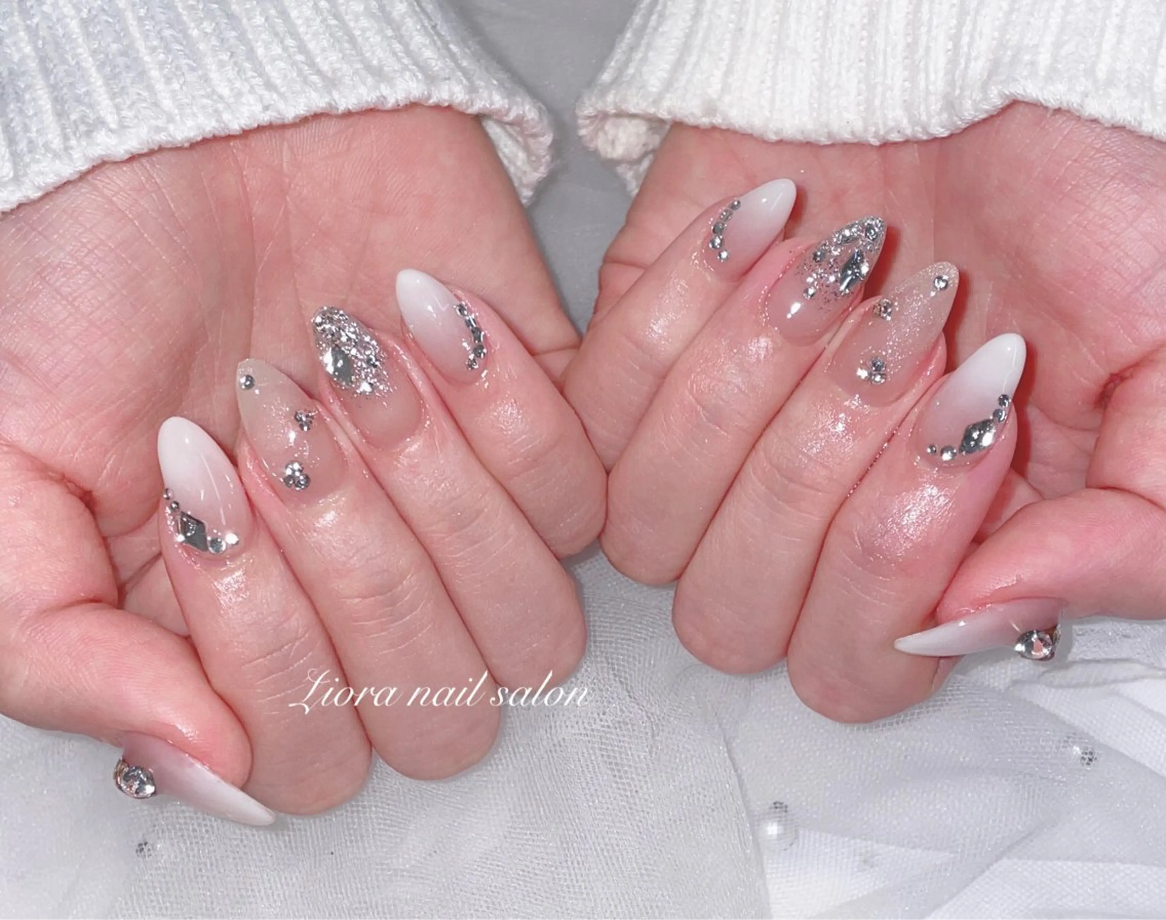 ネイル フレンチネイル ジェルネイル ガーリー グラデーション キラキラネイル ハンドネイル Liora nail スカルプ専門店のネイルデザイン