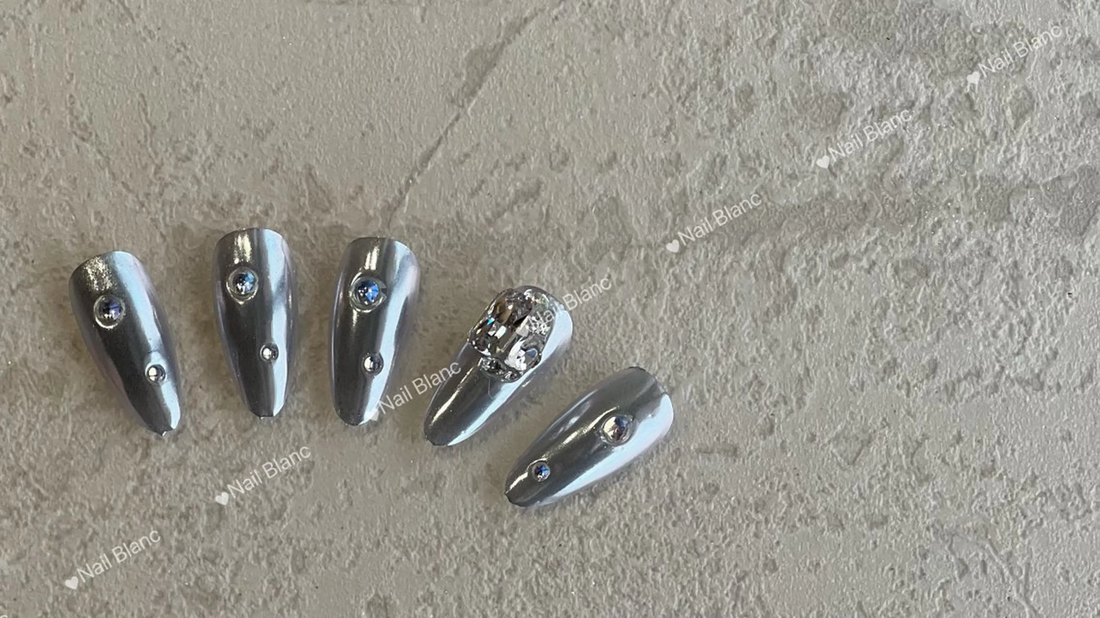 ネイル Kurehashi Yui🧸のネイルデザイン