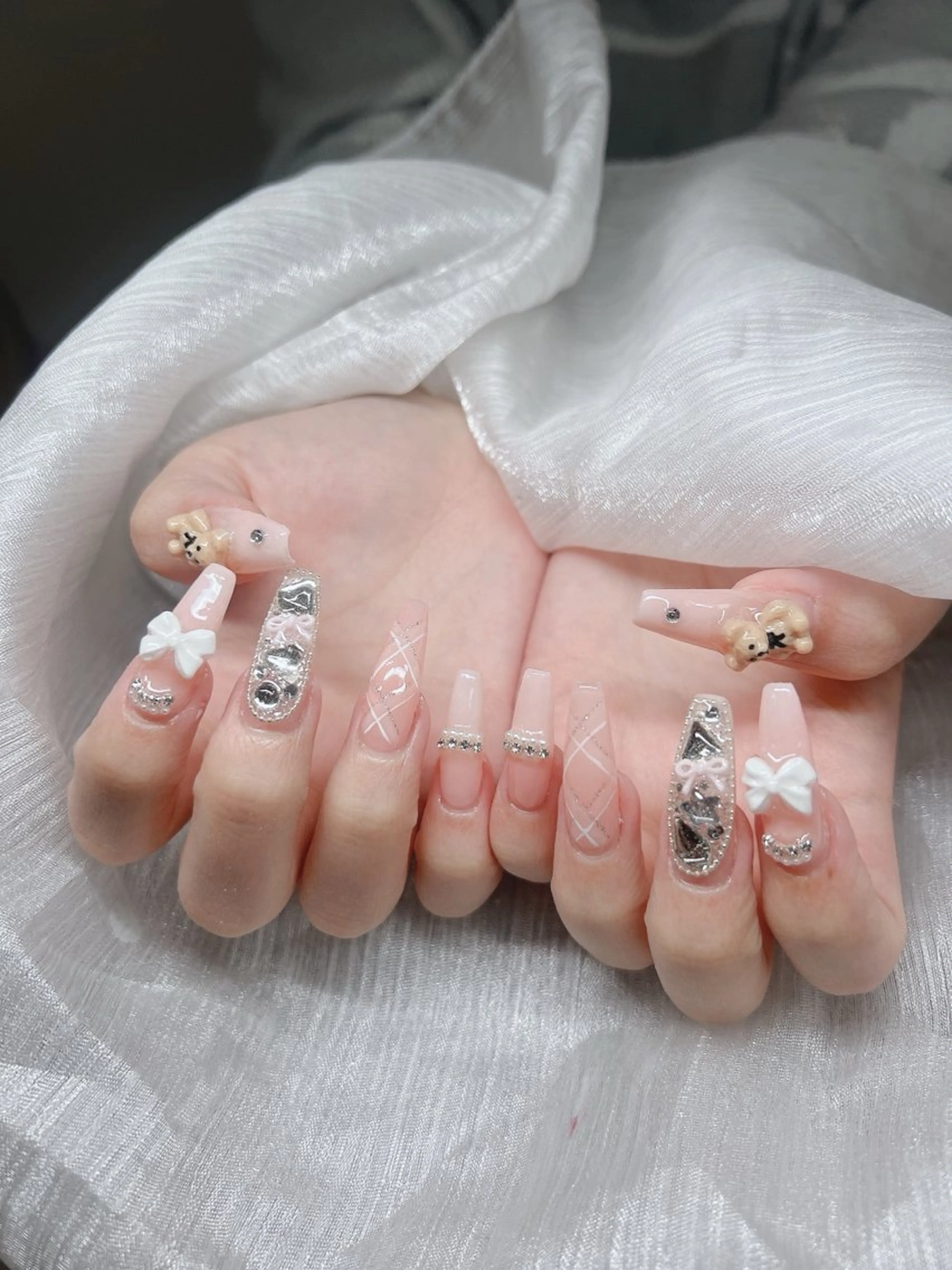 ネイル 長さ出し グラデーション 卒業式 キラキラネイル マグネットネイル Lee Nails チップ長さだし専門店のネイルデザイン