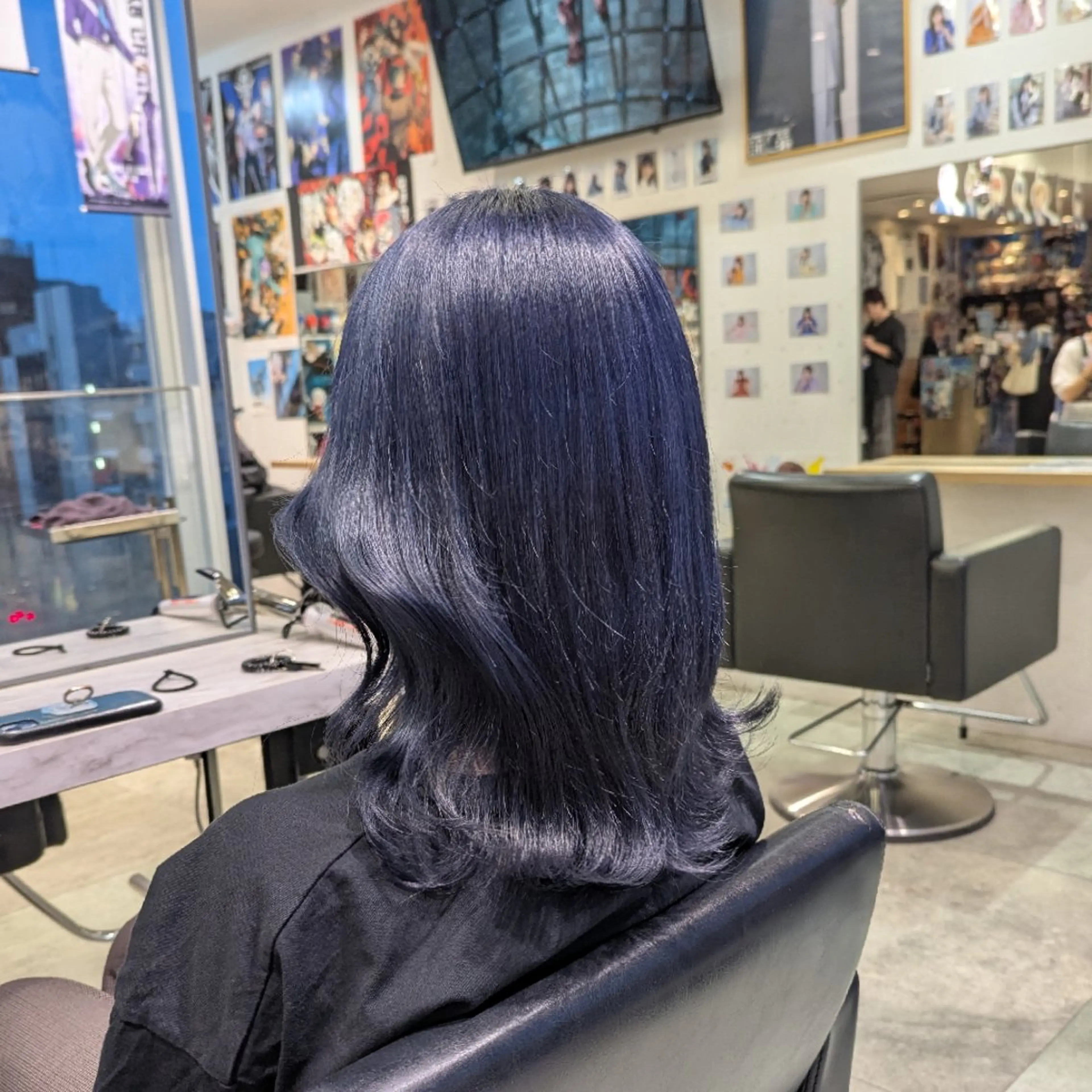 カラー ミディアム ネイビーカラー 推しカラー🦉にじさ んじカラー🌈🕒✨のヘアスタイル