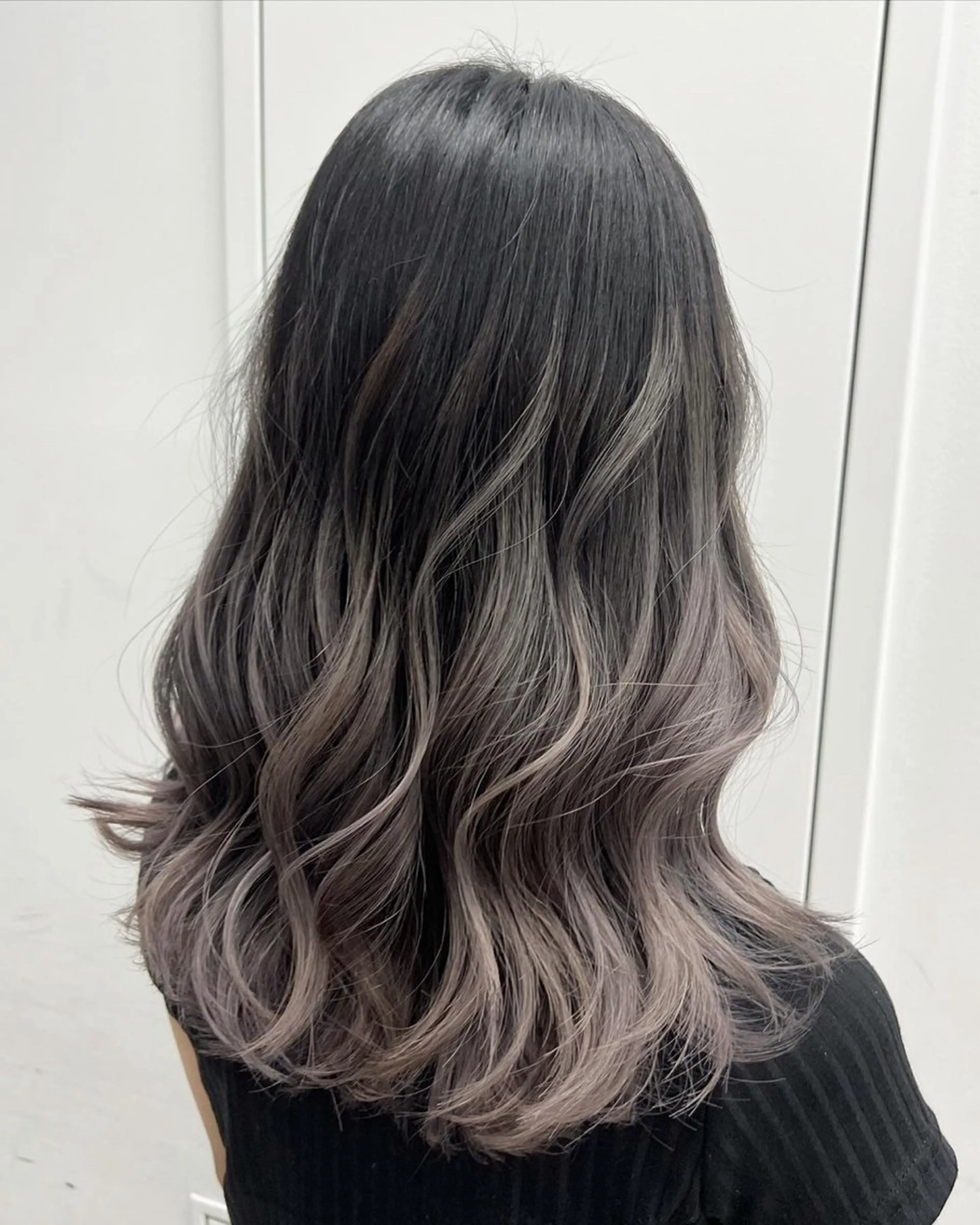 セミロング カラー セミロングパーマ アッシュ アッシュブラック ベージュカラー 黒髪 カット ヘアカラー トリートメント 平日オススメ✨ プチプラ✨山下のヘアスタイル