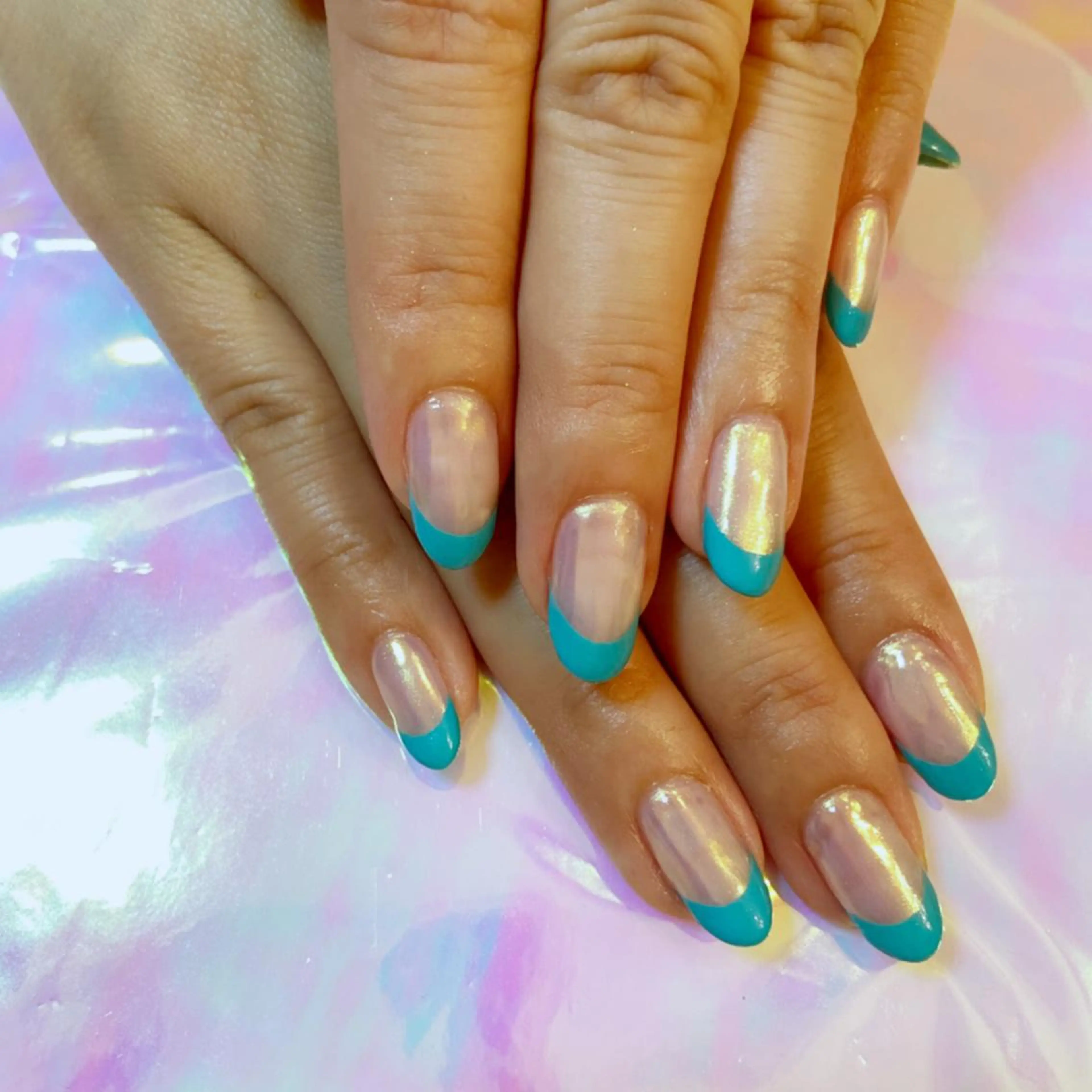 ネイル オーロラネイル ブルー フレンチネイル nailbios所属・nailbios .tomo.のネイルデザイン