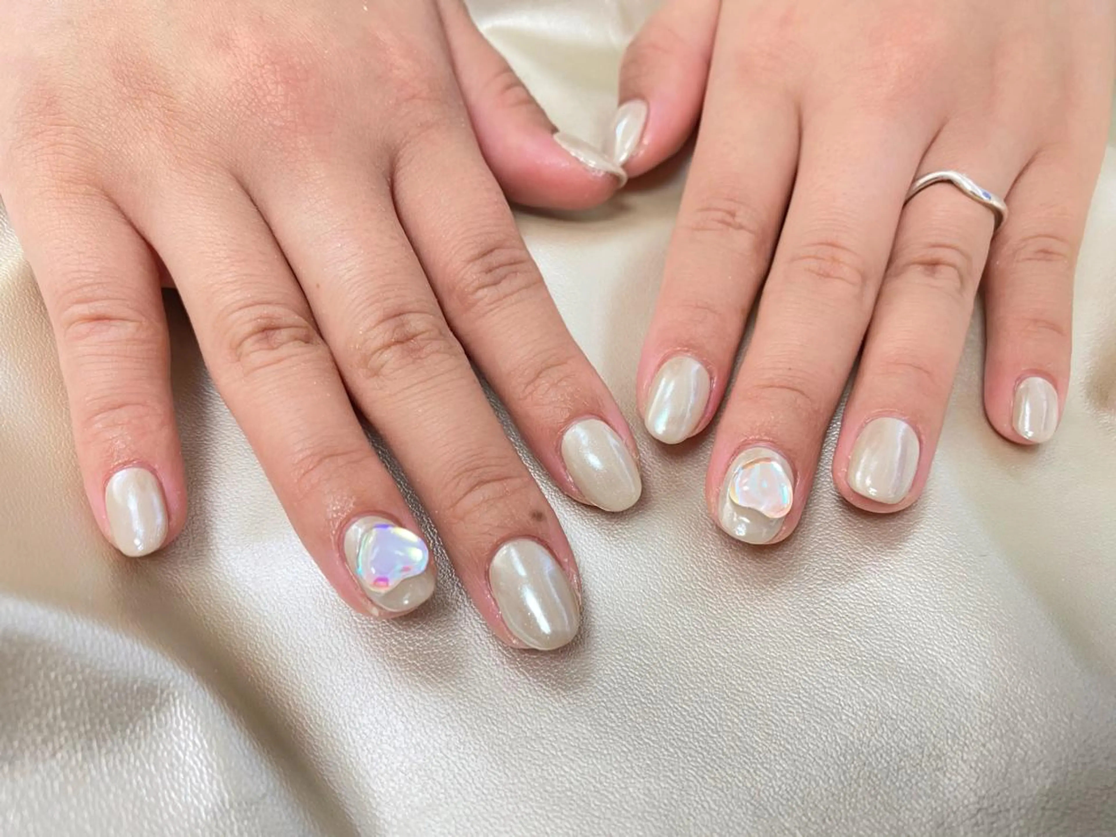 ネイル オーロラネイル ハンドネイル mogunail &blowのネイルデザイン