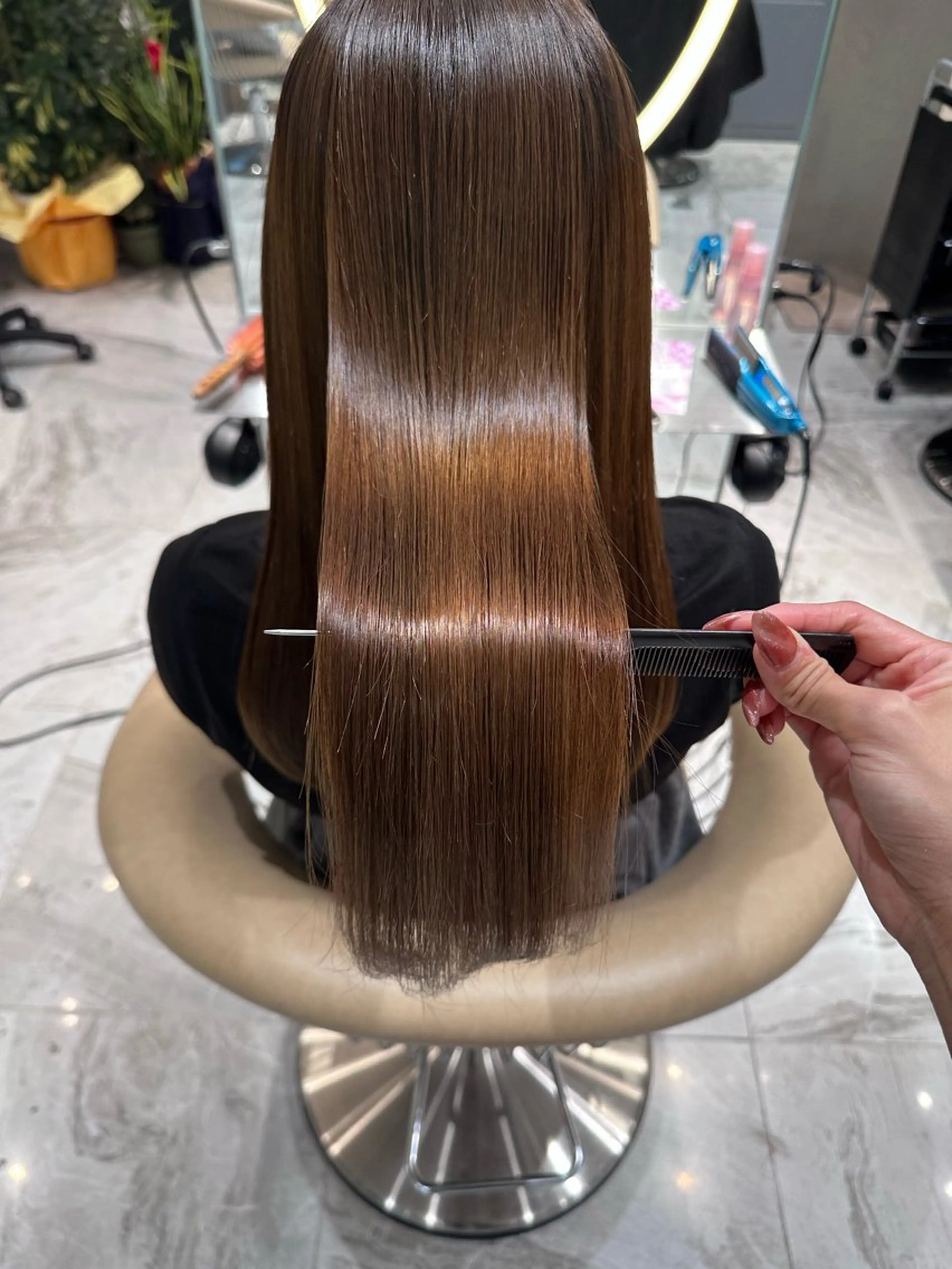 ロング カット ヘアカラー 縮毛矯正 トリートメント 髪質改善　縮毛の達人 矢井由真のヘアスタイル