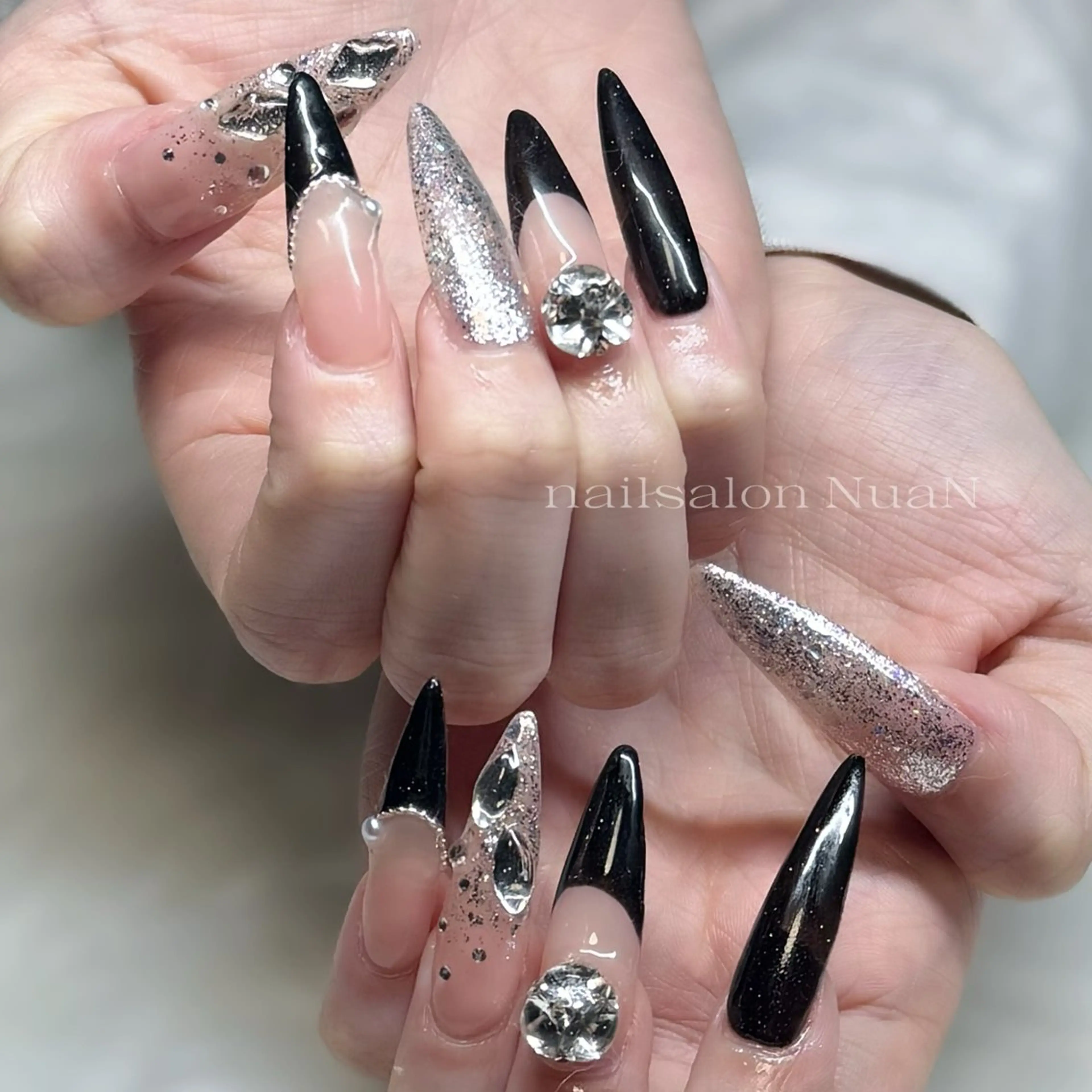 ネイル ハンドネイル NuaN ミニモ停止中のネイルデザイン