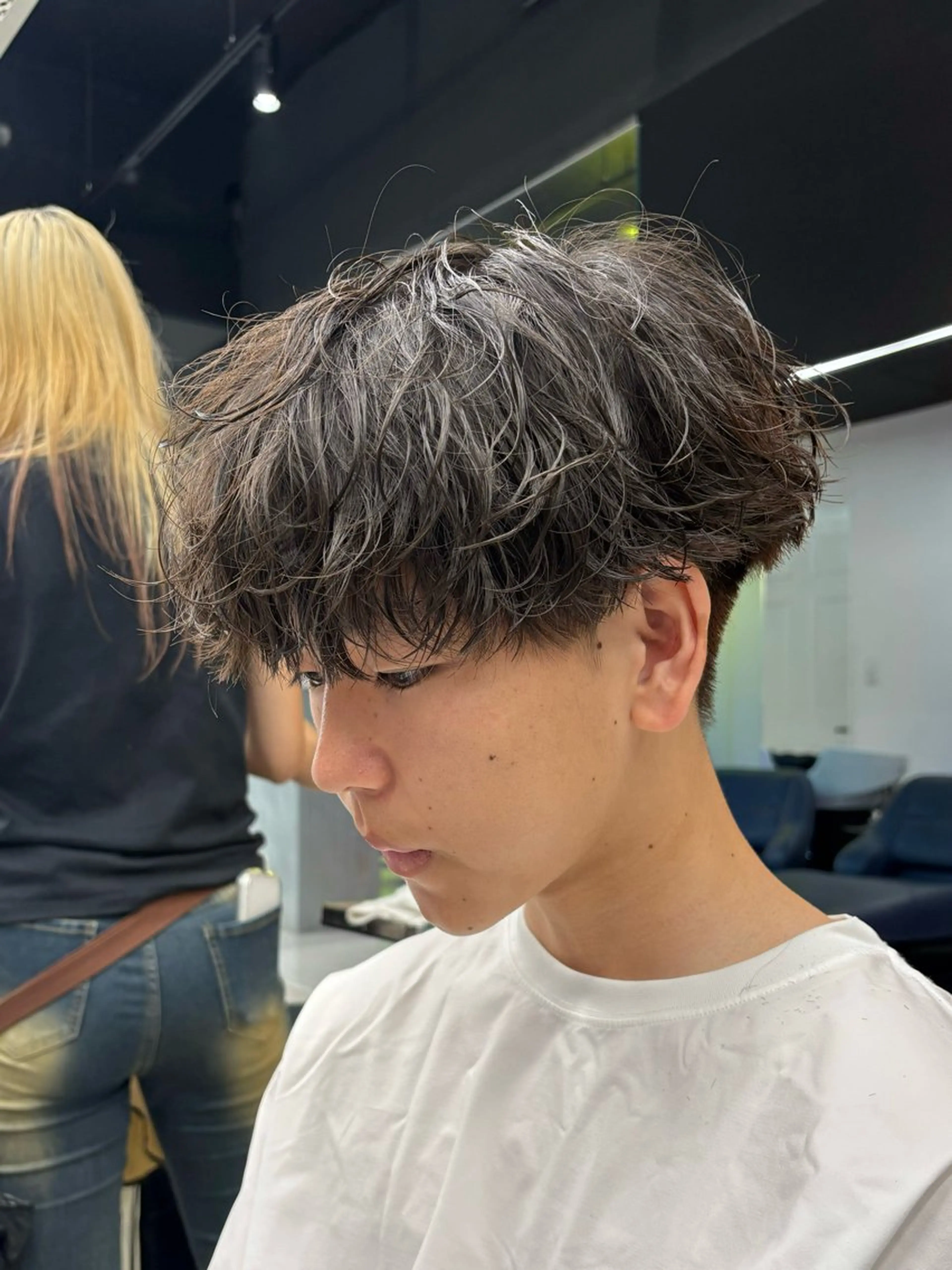 ショート パーマ メンズ メンズパーマ プードルパーマ 学生(メンズ向け) スパイキーショート 波巻きパーマ カット パーマ シャドウパーマ/ ルーズパーマ/メンズのヘアスタイル