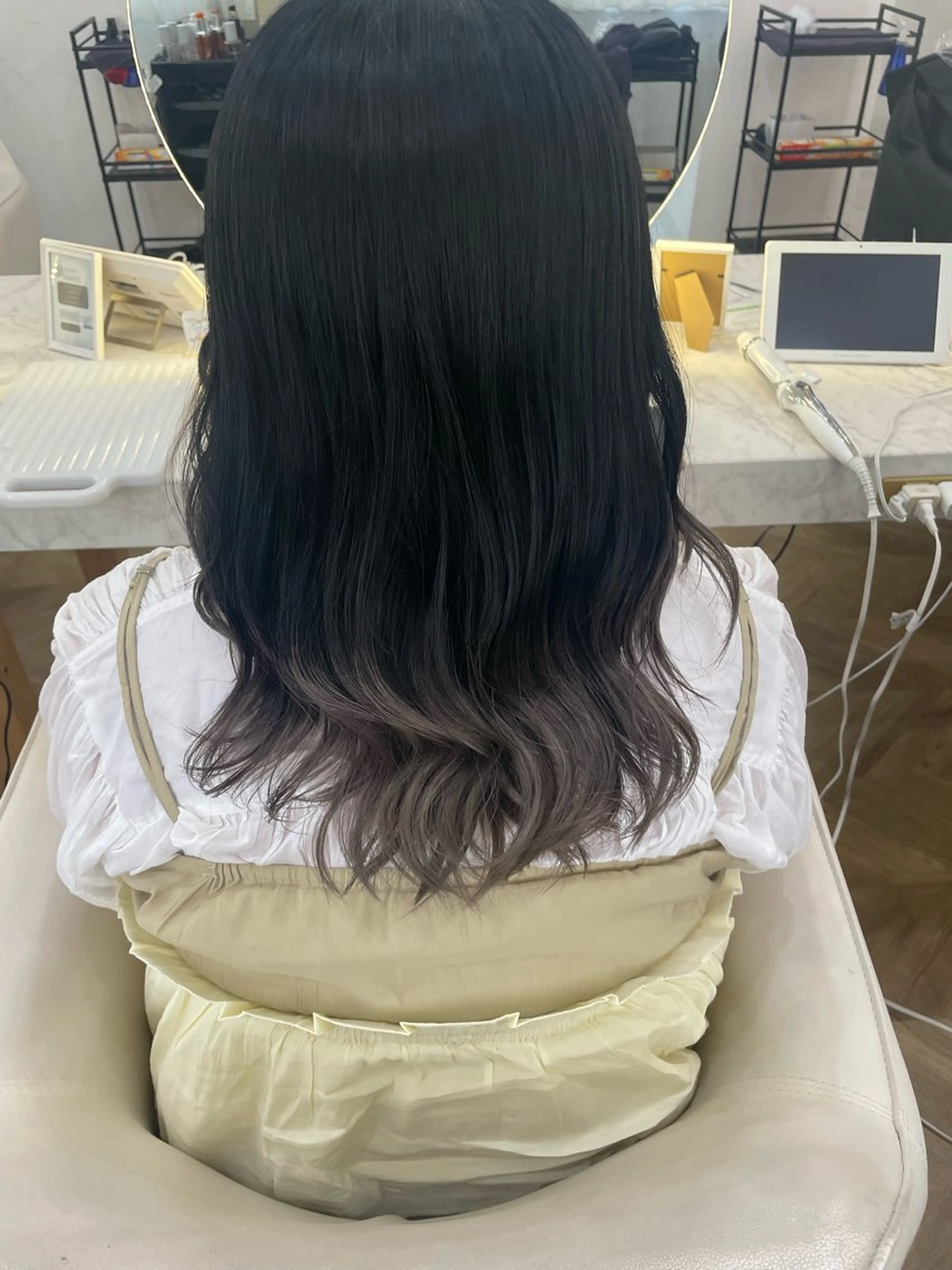セミロング 小林 美月  透明感カラーのヘアスタイル