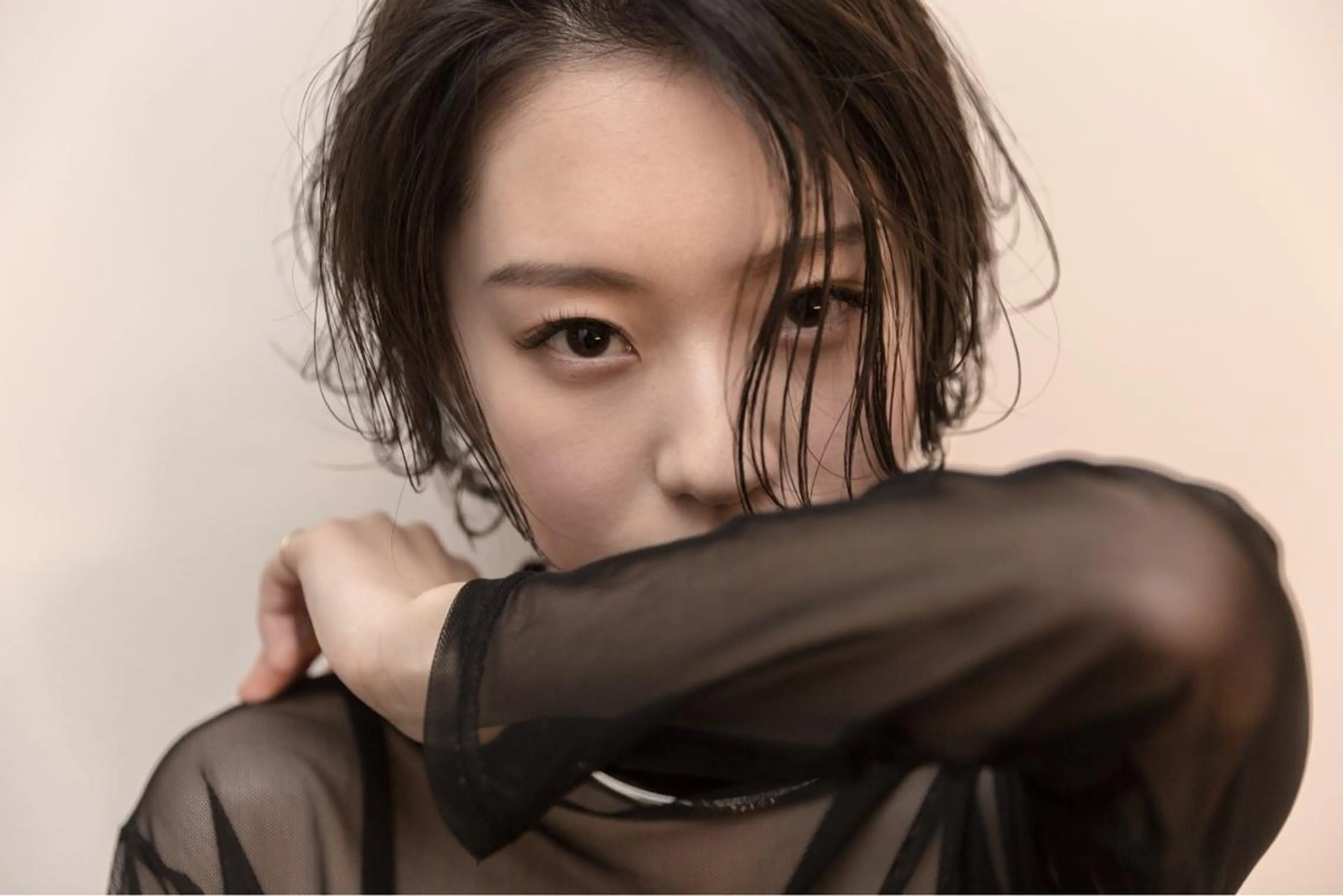 ショート カラー ツジガキ ユウスケのヘアスタイル