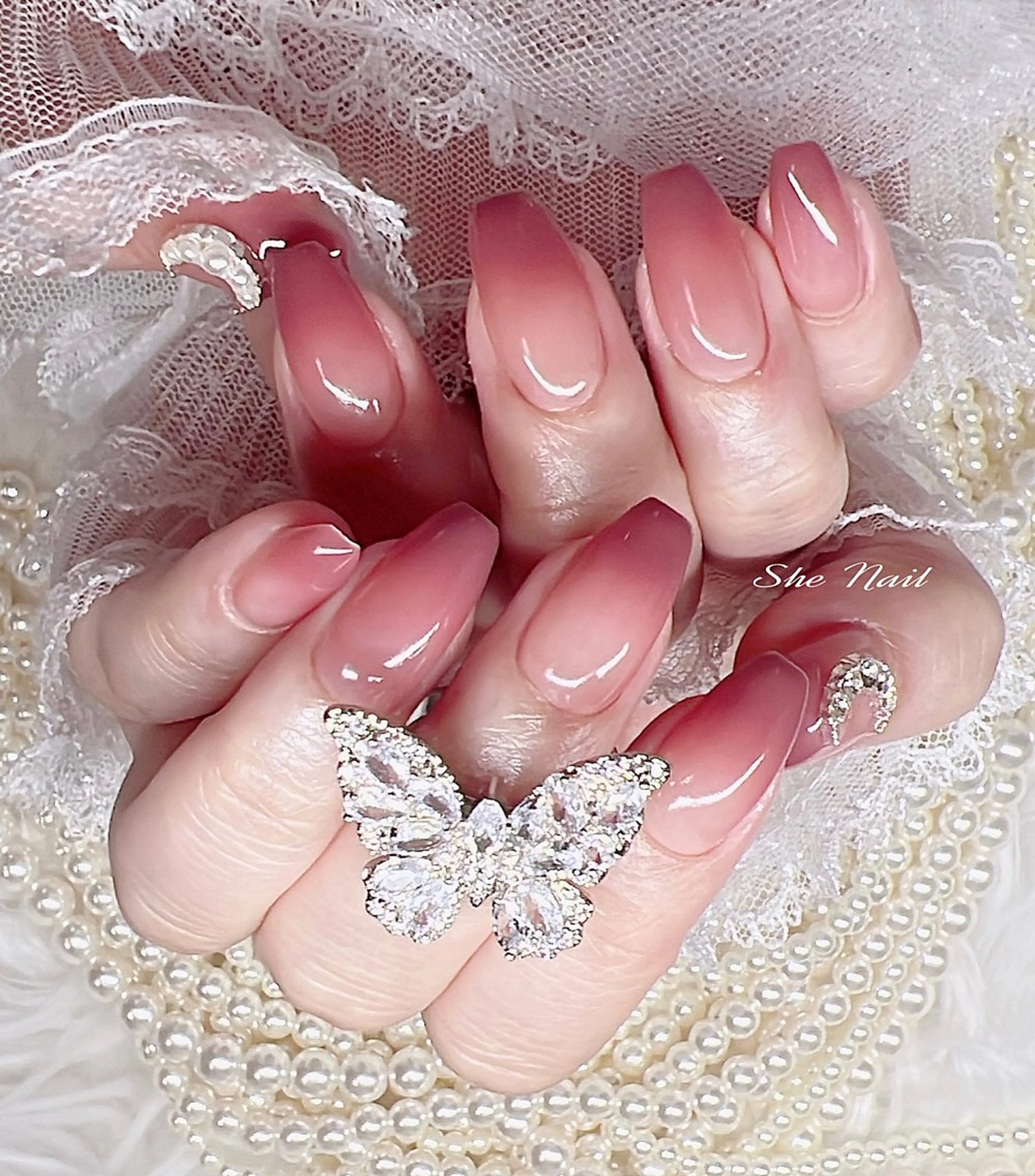 🌸ミニモ限定✨カラーグラデーション✨ソフトジェルオフ無料、ケア込みの写真