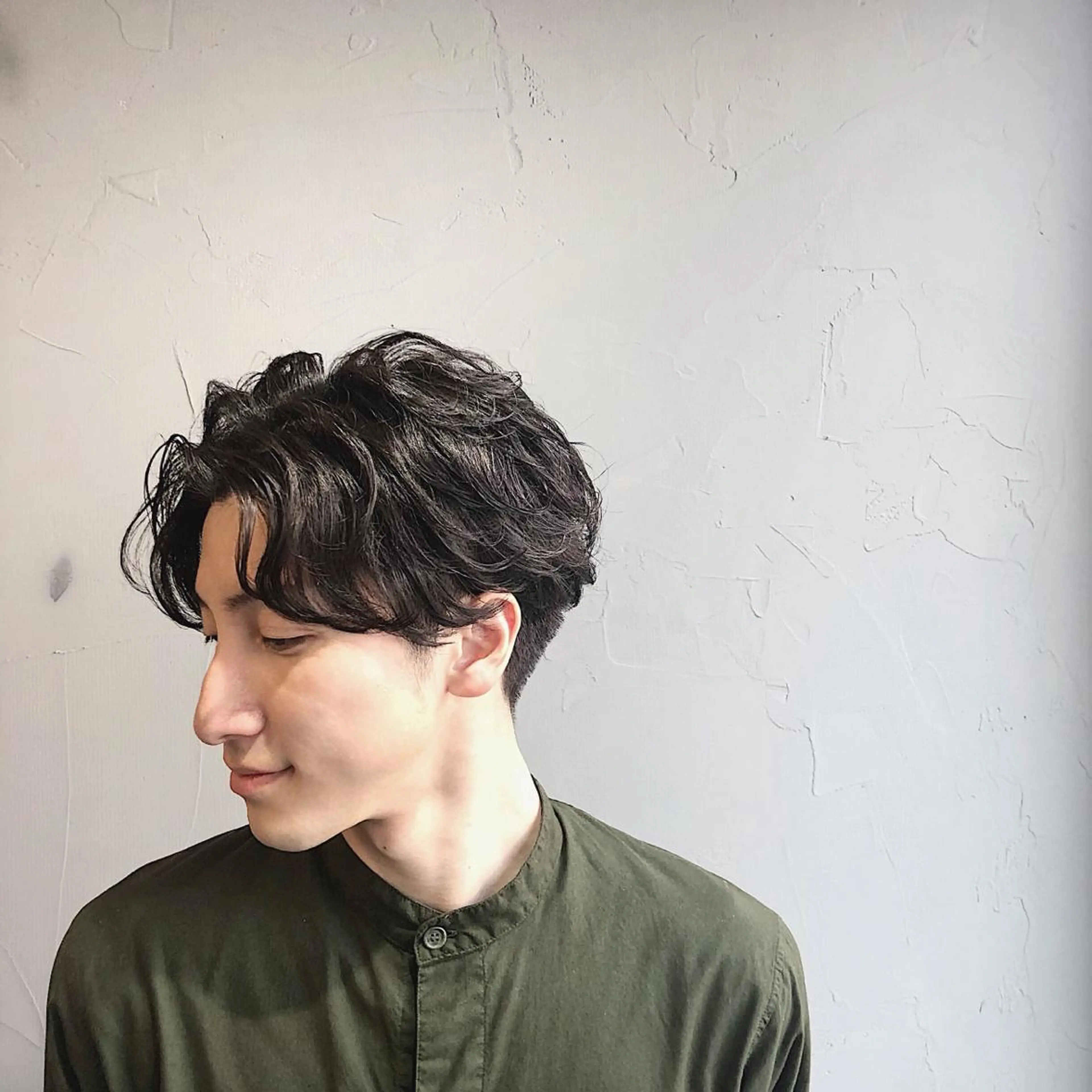 ショート パーマ メンズ センターパート メンズパーマ カット パーマ ヘッドスパ 山口 浩之のヘアスタイル