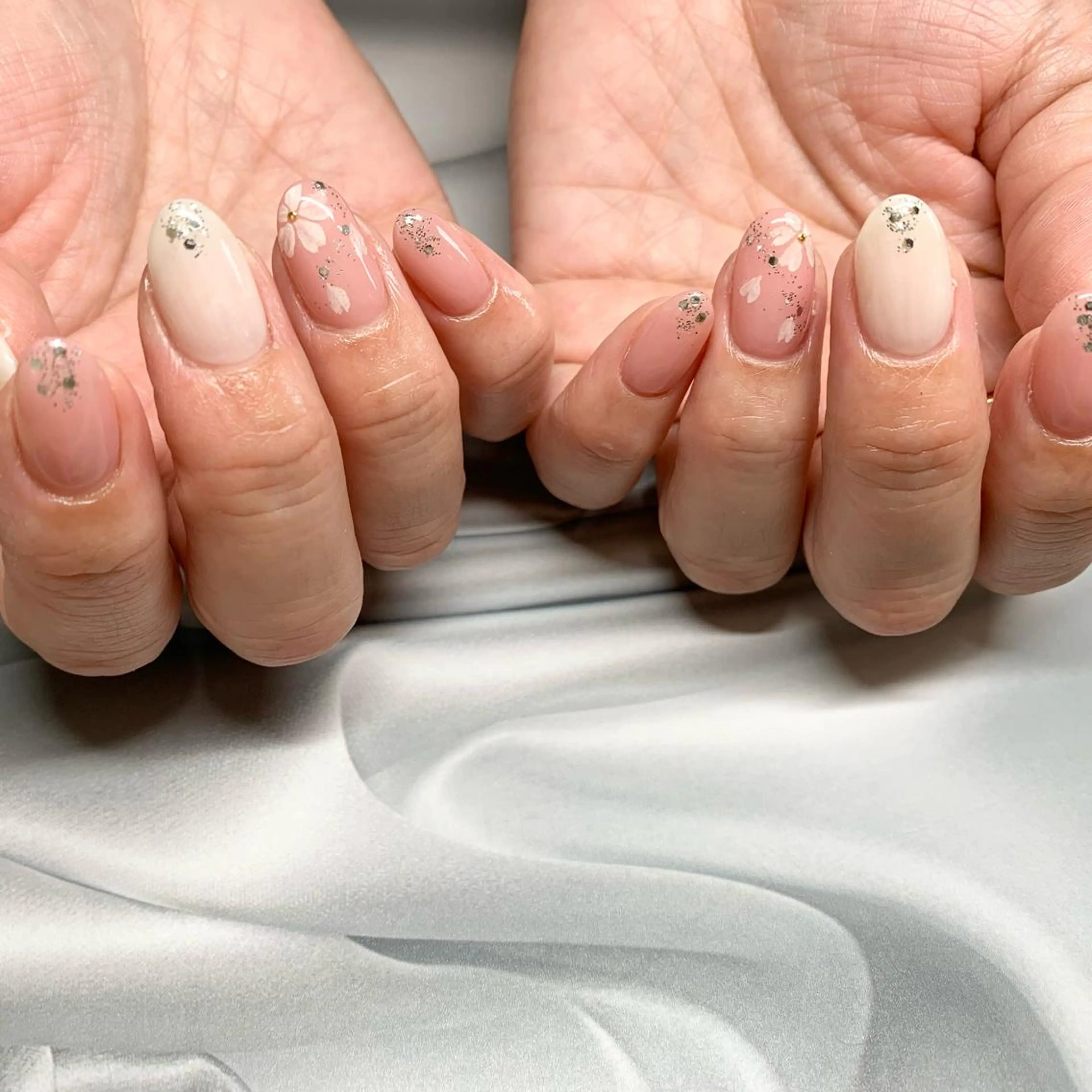 ネイル ハンドネイル ウシク ミユキのネイルデザイン