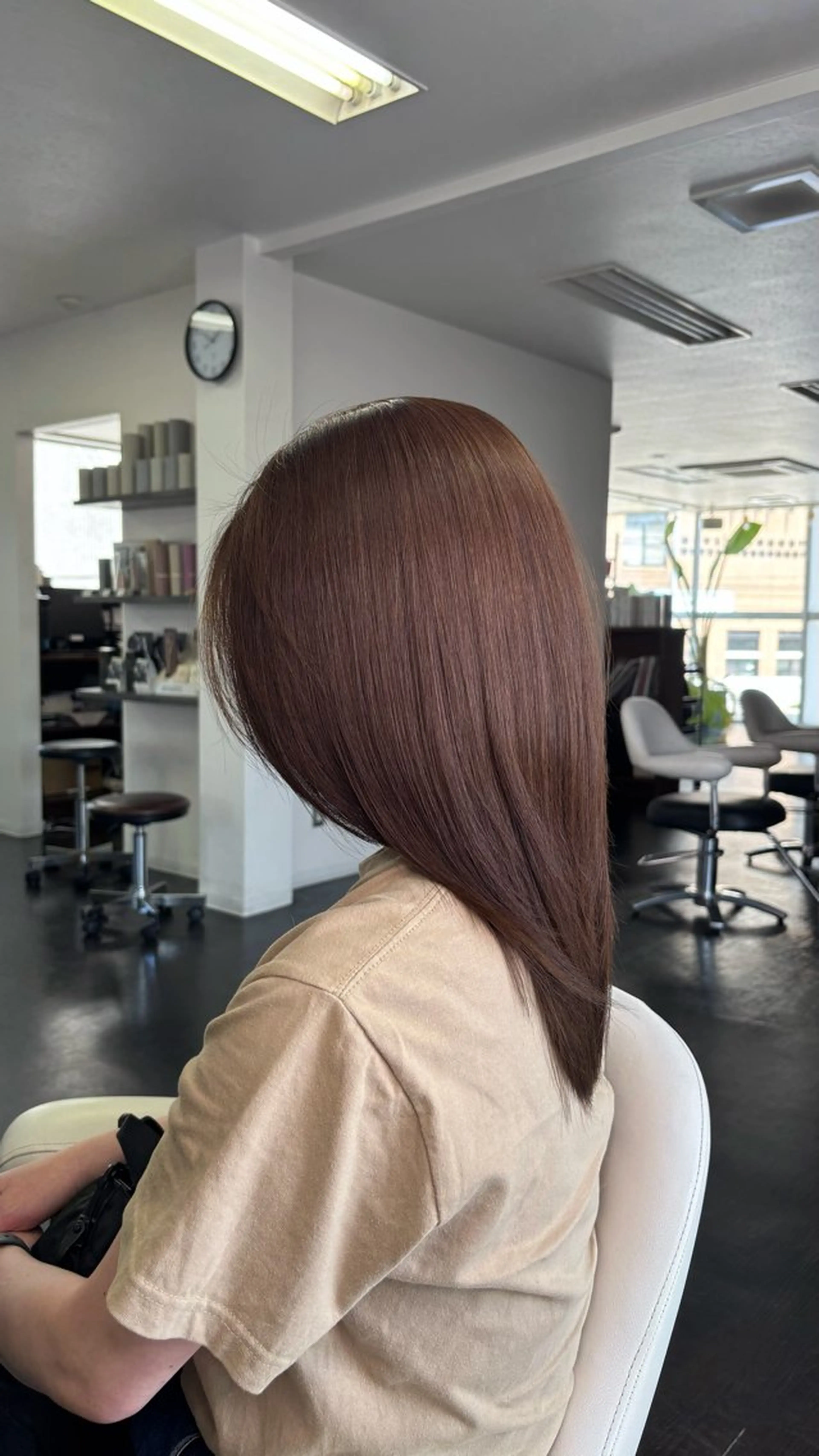 セミロング カット ヘアカラー OTOHA OLUOLUのヘアスタイル