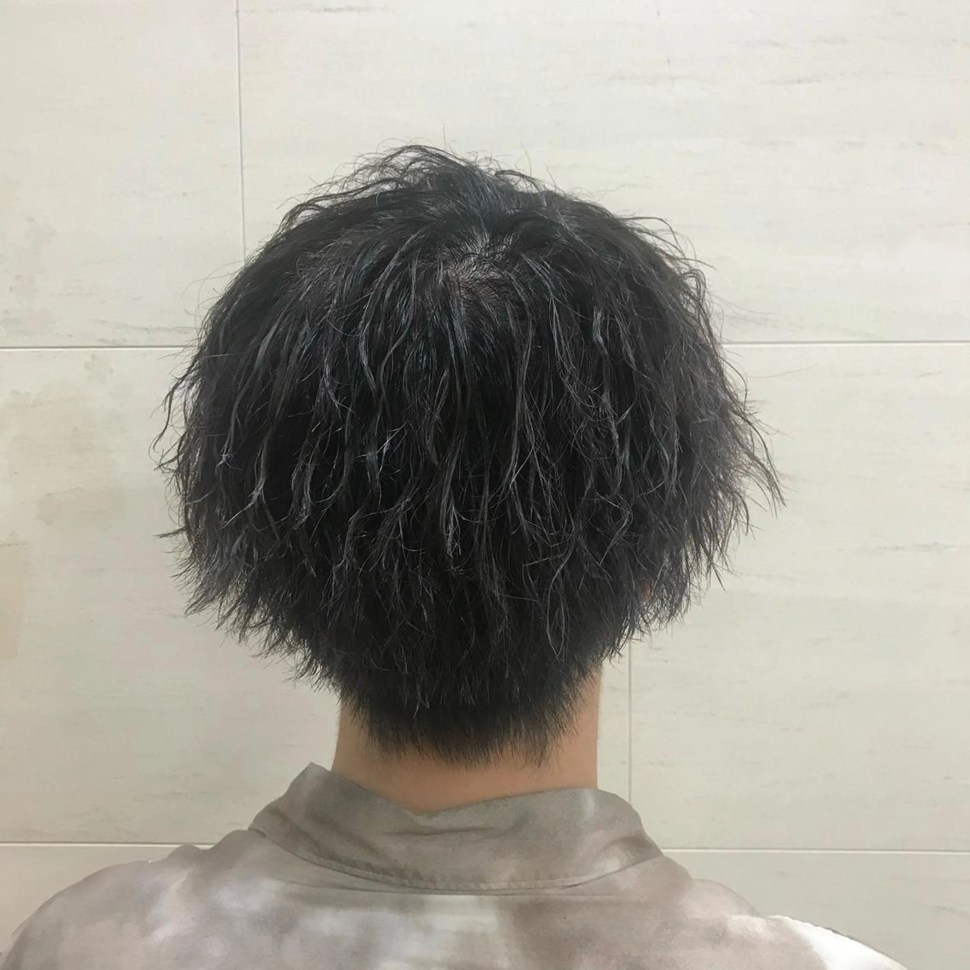 ショート カラー メンズ メンズハイライト メンズメッシュ ハイライトカラー メッシュ シルバー 茅ヶ崎パーマ特化/ スパイラル/ハルキのヘアスタイル