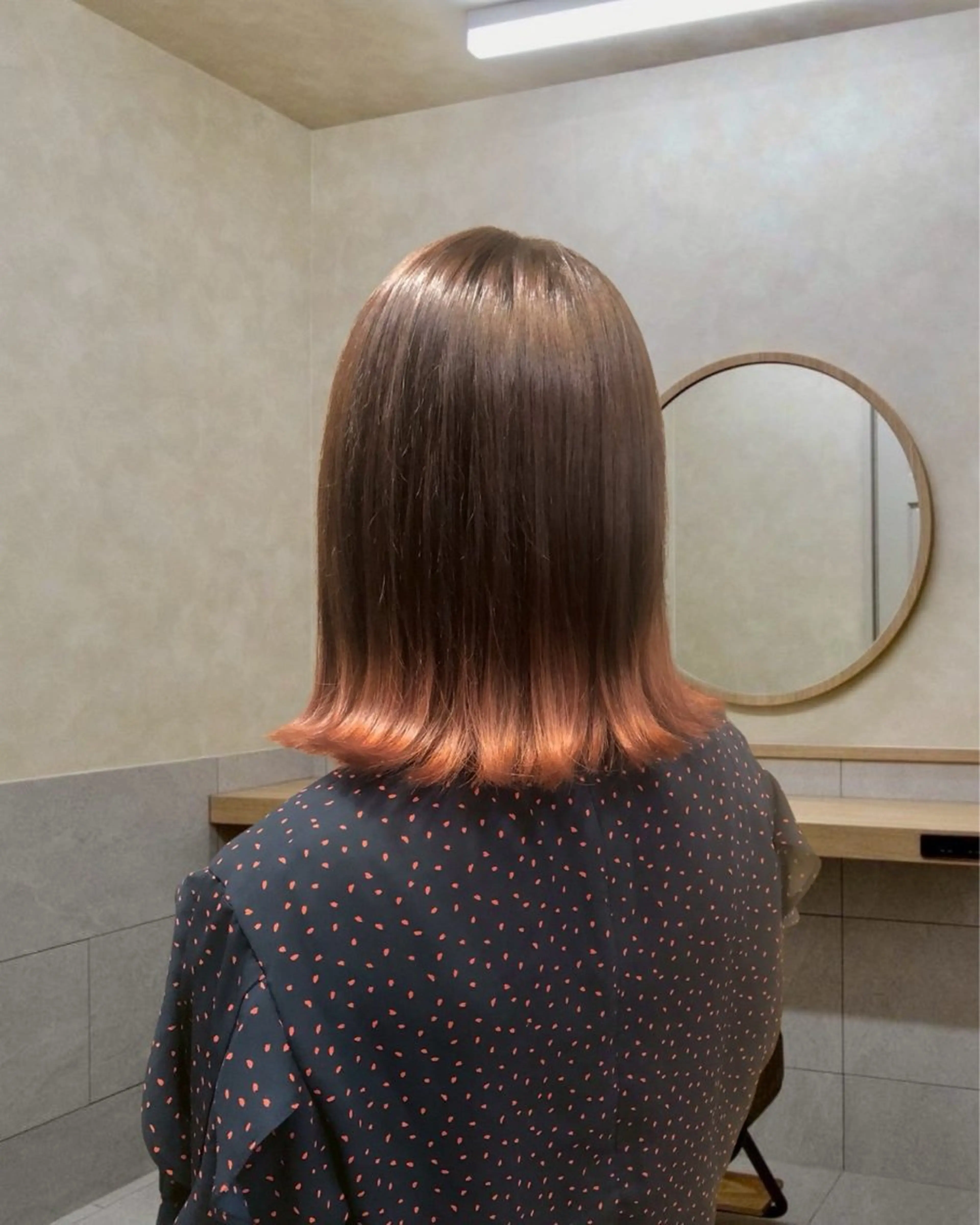 【インナーカラー、グラデーションカラー】ブリーチ1回+カラーのメニューになります💫の写真