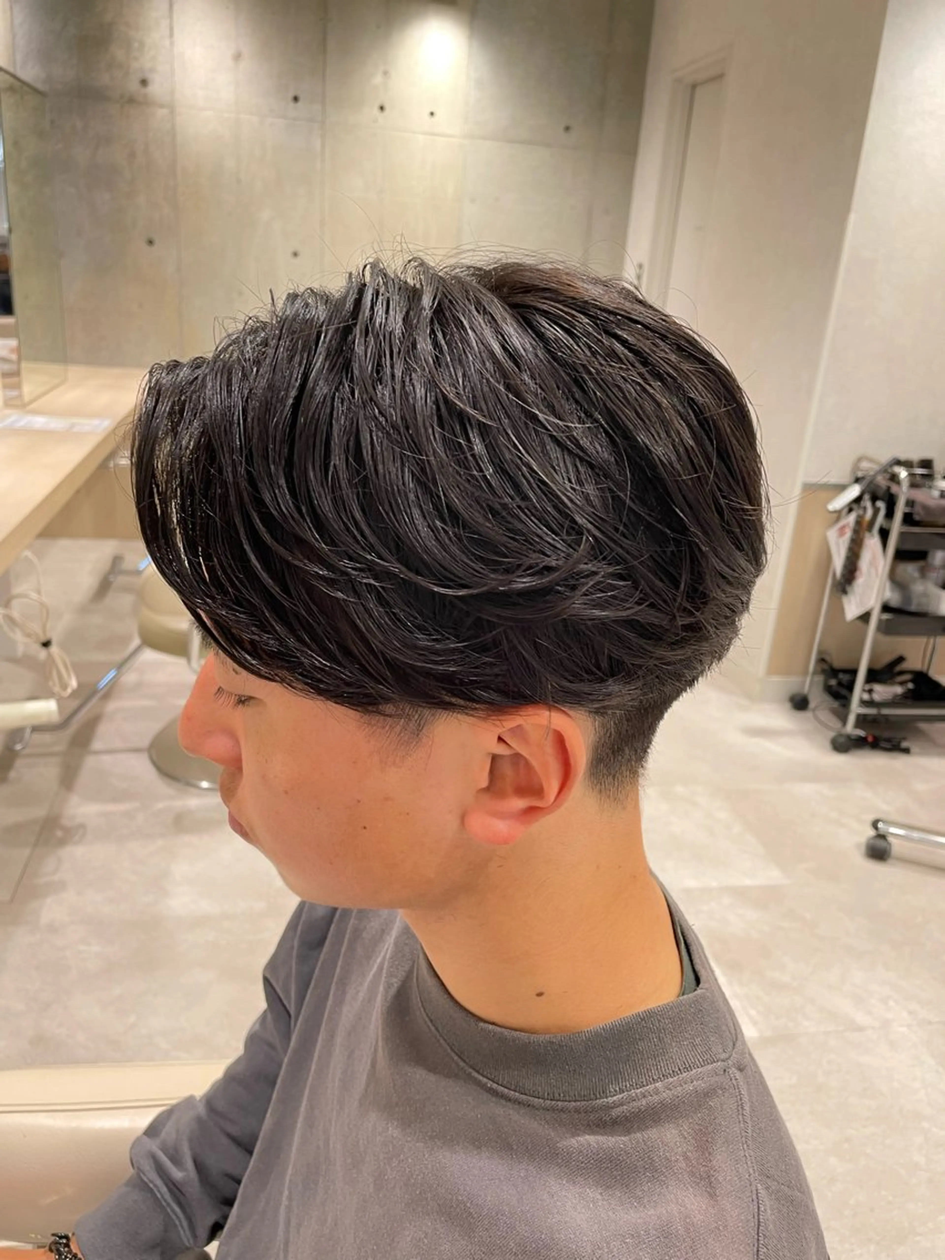 メンズ フェザーパーマ メンズパーマ カット パーマ 白髪ぼかしデザイン ハイライト/宮本純登のヘアスタイル